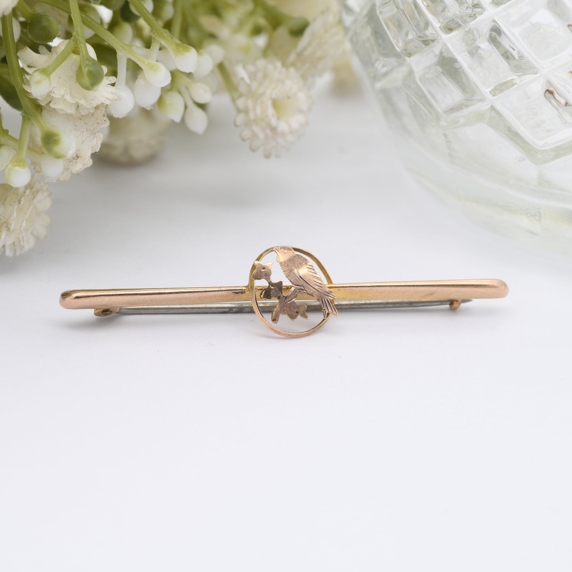 Antique Edwardian 9ct Gold Brooch with a Bird and Flowers - Aesthetic Movement Bar Brooch | Floral Leaf Pin