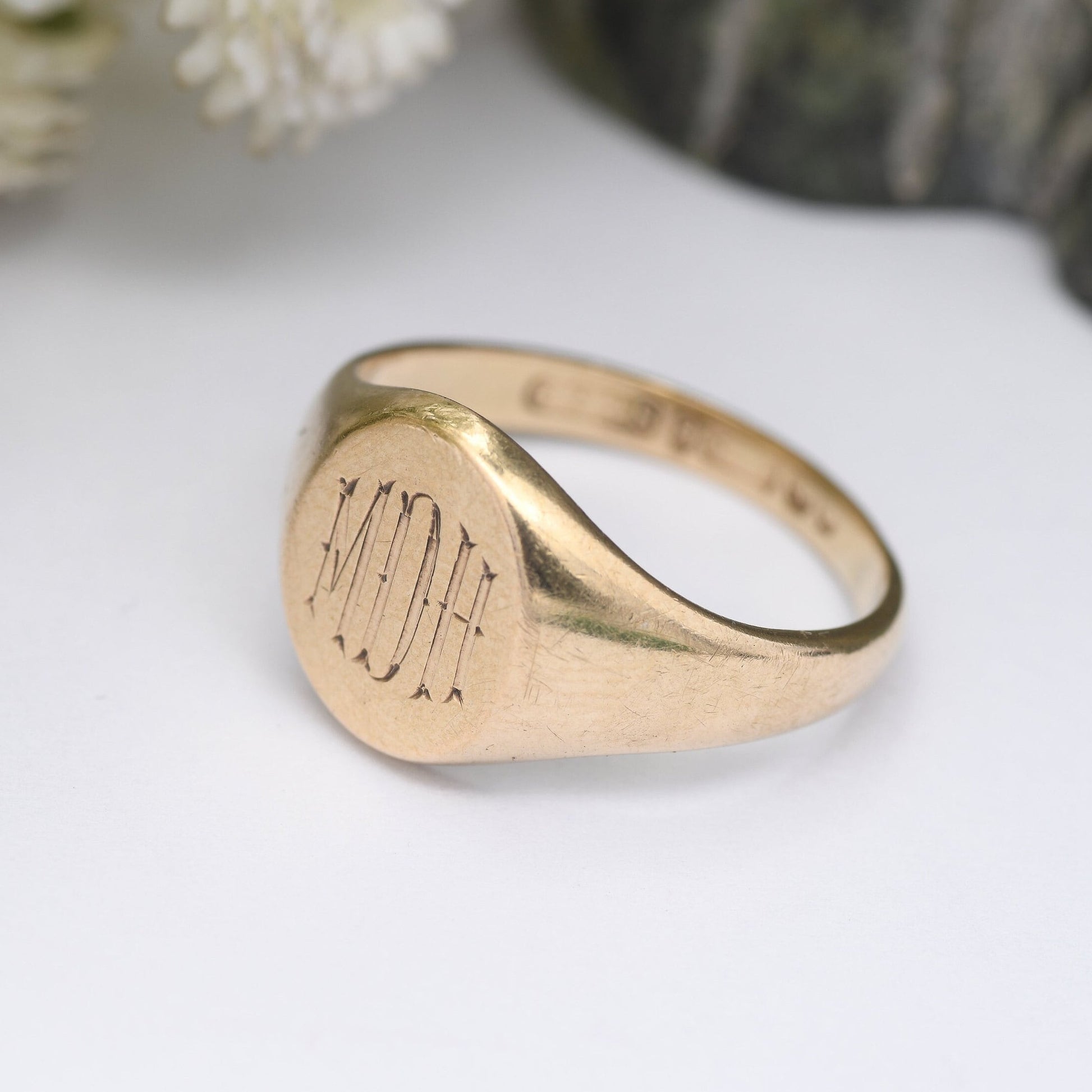 Vintage 9ct Gold Signet Ring - Mid-Century Initial Ring Engraved MDH | Men's Pinkie Ring | UK Size - K 1/2 | US Size - 5 1/2