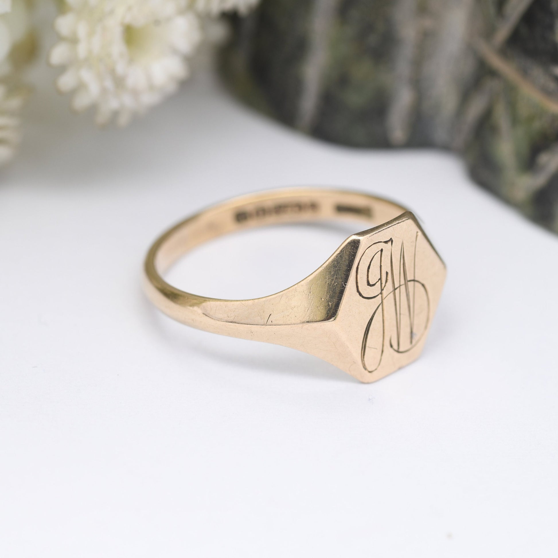 Vintage 9ct Gold Signet Ring 1945 - Mid-Century Engraved Initial Ring JW | Gold Pinkie Ring | UK Size - M 1/2 | US Size - 6 1/2