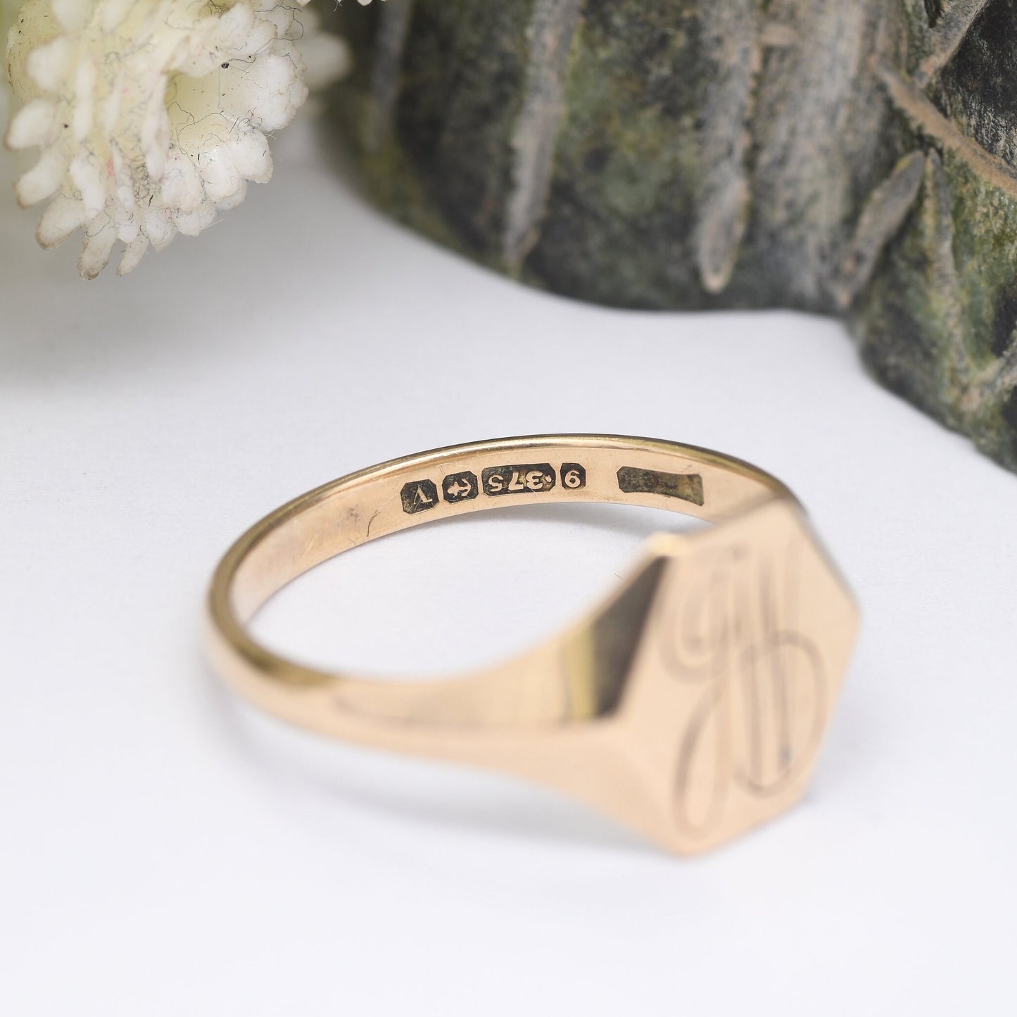 Vintage 9ct Gold Signet Ring 1945 - Mid-Century Engraved Initial Ring JW | Gold Pinkie Ring | UK Size - M 1/2 | US Size - 6 1/2