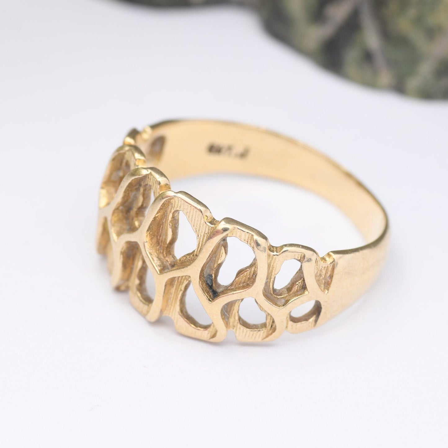 Vintage 9ct Gold Ring 1971 - Modernist Sculptural Brutalist Design | Openwork Space Age | Unisex Crater Ring | UK Size - O | US Size - 7 1/4