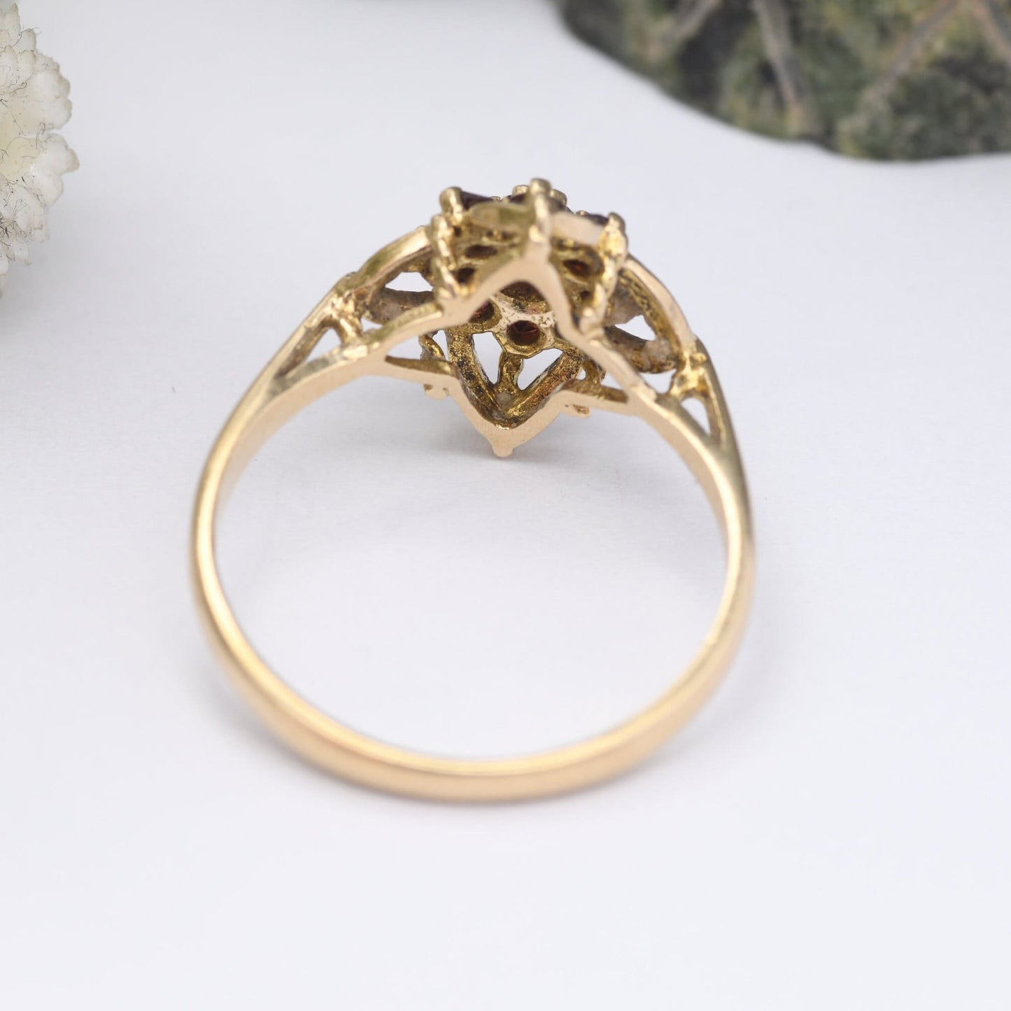 Vintage 9ct Gold Garnet Flower Ring 1979 - Mid-Century Victorian Revival | UK Size - O | US Size - 7 1/4