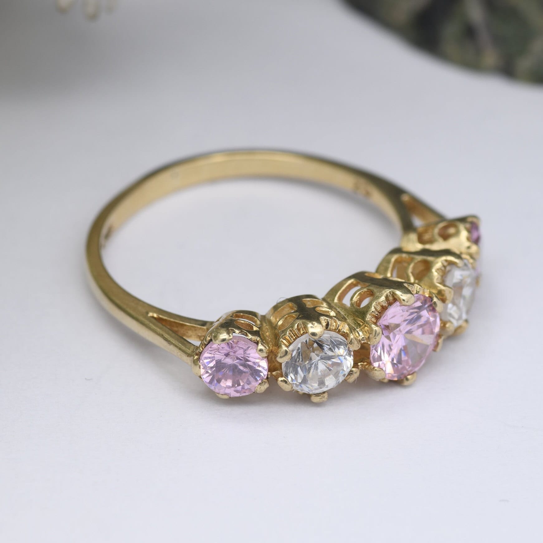 Vintage 9ct Gold CZ Statement Ring - Clear and Pink Stones Five Stone Ring | Princess Ring | UK Size - M 1/2 | US Size - 6 1/2