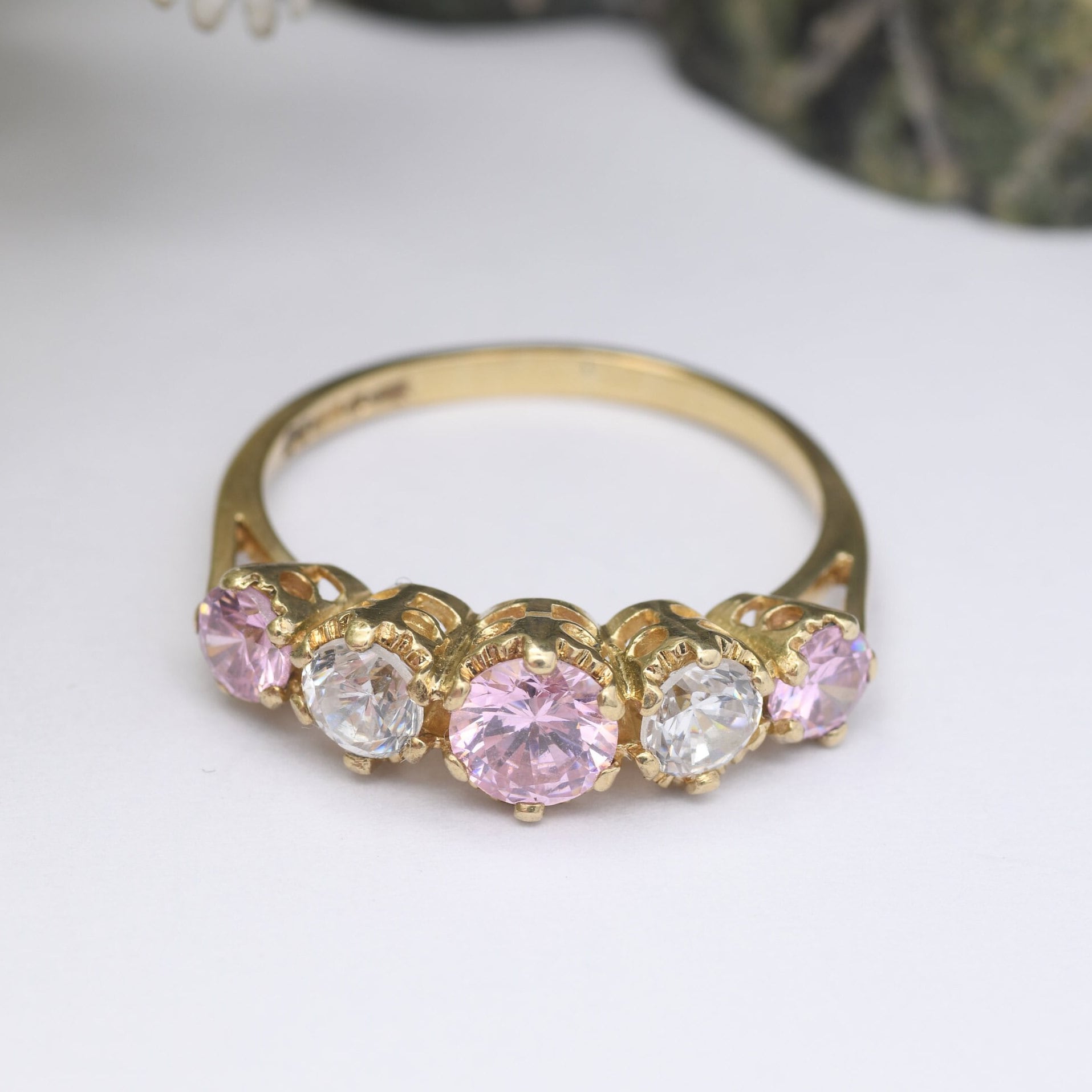 Vintage 9ct Gold CZ Statement Ring - Clear and Pink Stones Five Stone Ring | Princess Ring | UK Size - M 1/2 | US Size - 6 1/2