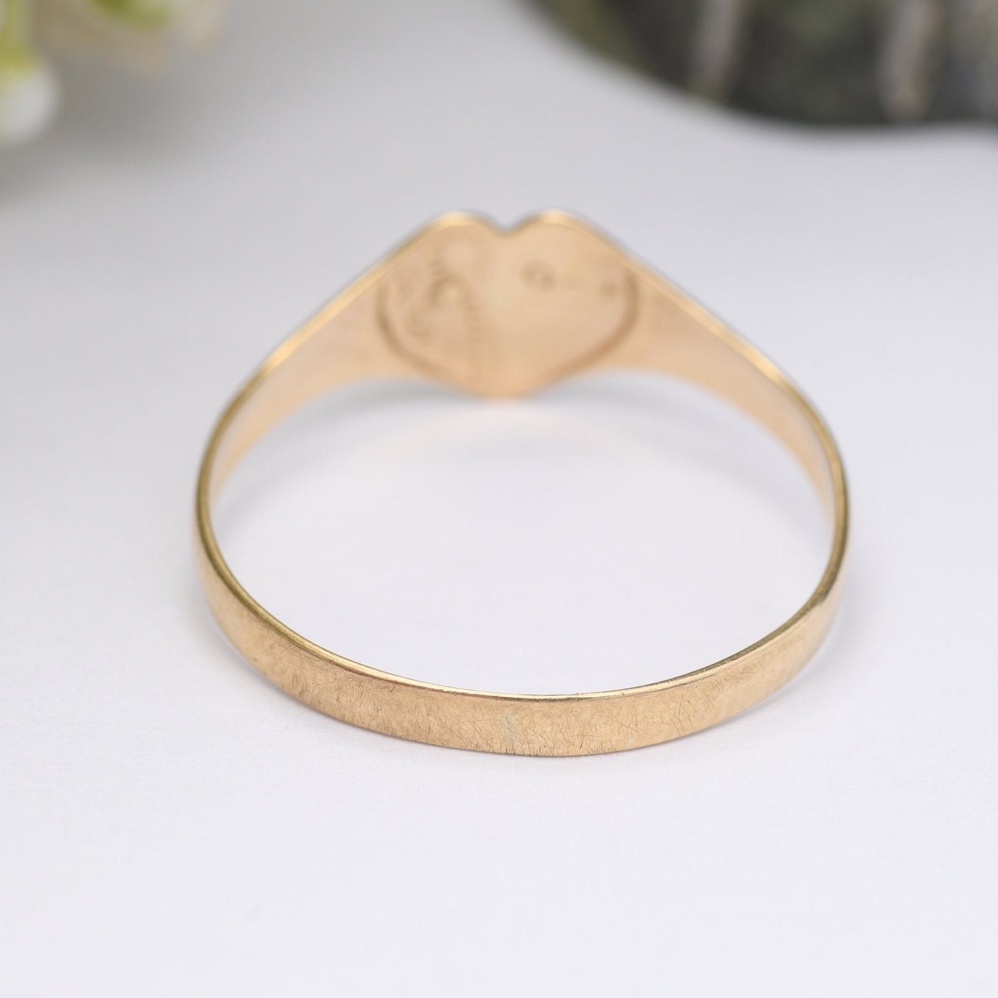 Antique 9ct Gold Heart Signet Ring - Victorian Edwardian Gold Jewellery | Gift for Girlfriend | UK Size - R | US Size - 8 1/2