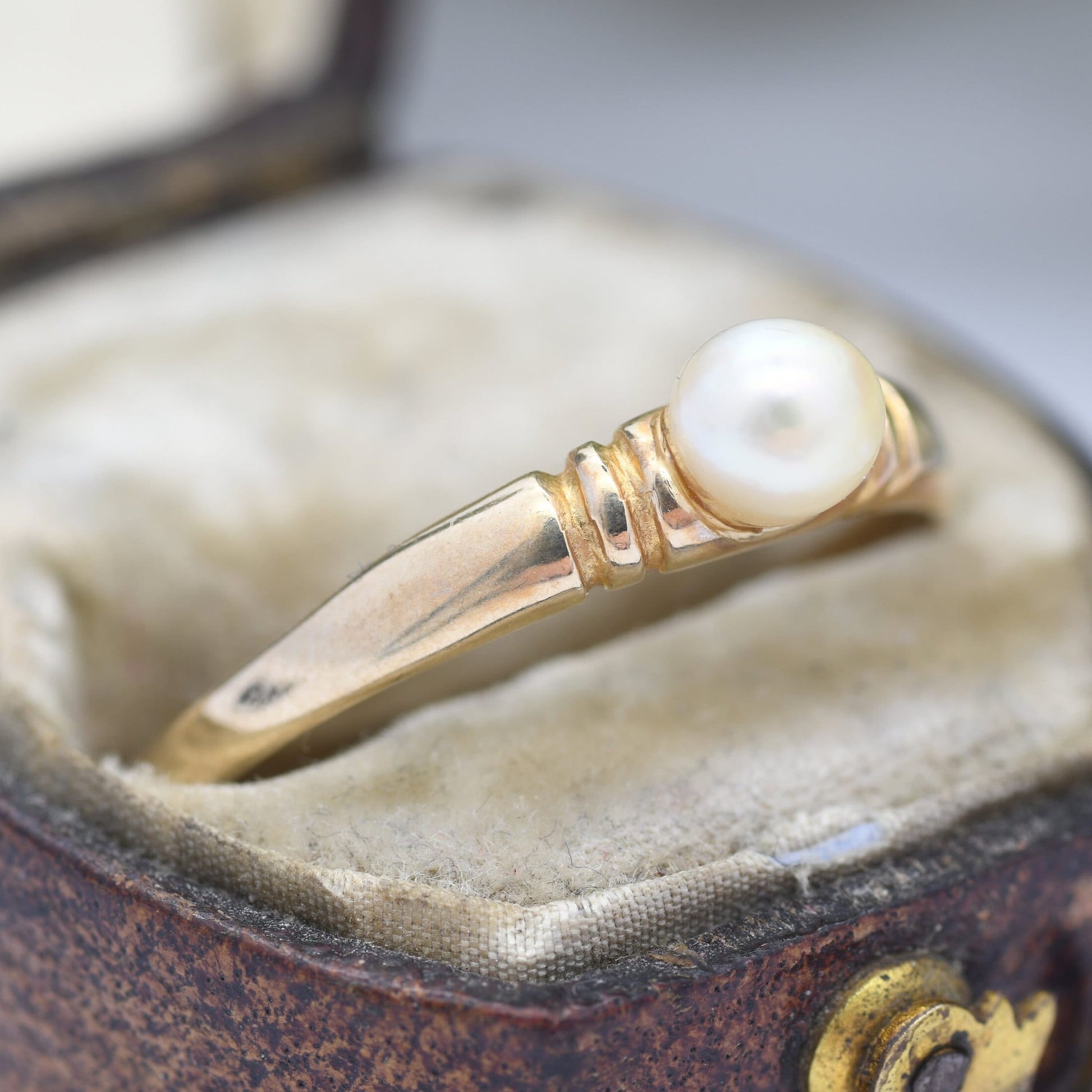 Vintage 9ct Gold Pearl Solitaire Ring 1985 - Pretty Gold Jewellery | UK Size - S 1/2 | US Size - 9 1/4