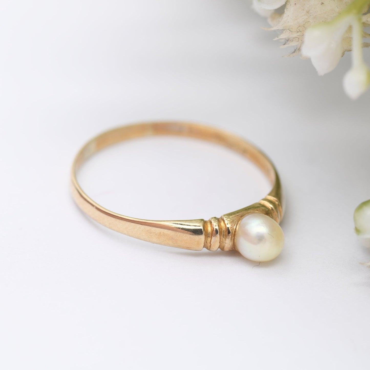 Vintage 9ct Gold Pearl Solitaire Ring 1985 - Pretty Gold Jewellery | UK Size - S 1/2 | US Size - 9 1/4