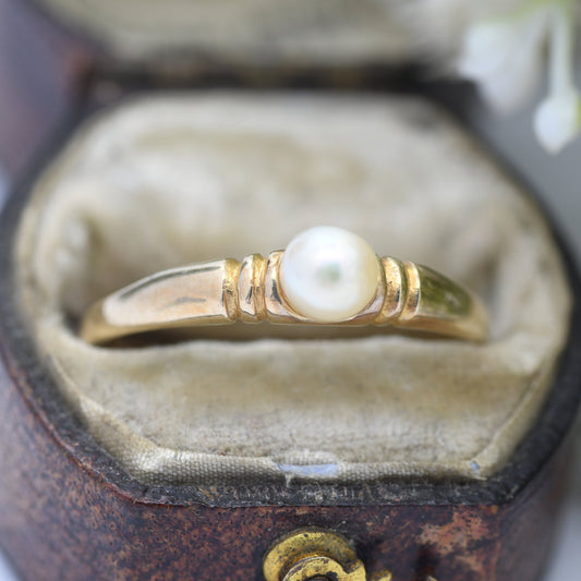 Vintage 9ct Gold Pearl Solitaire Ring 1985 - Pretty Gold Jewellery | UK Size - S 1/2 | US Size - 9 1/4