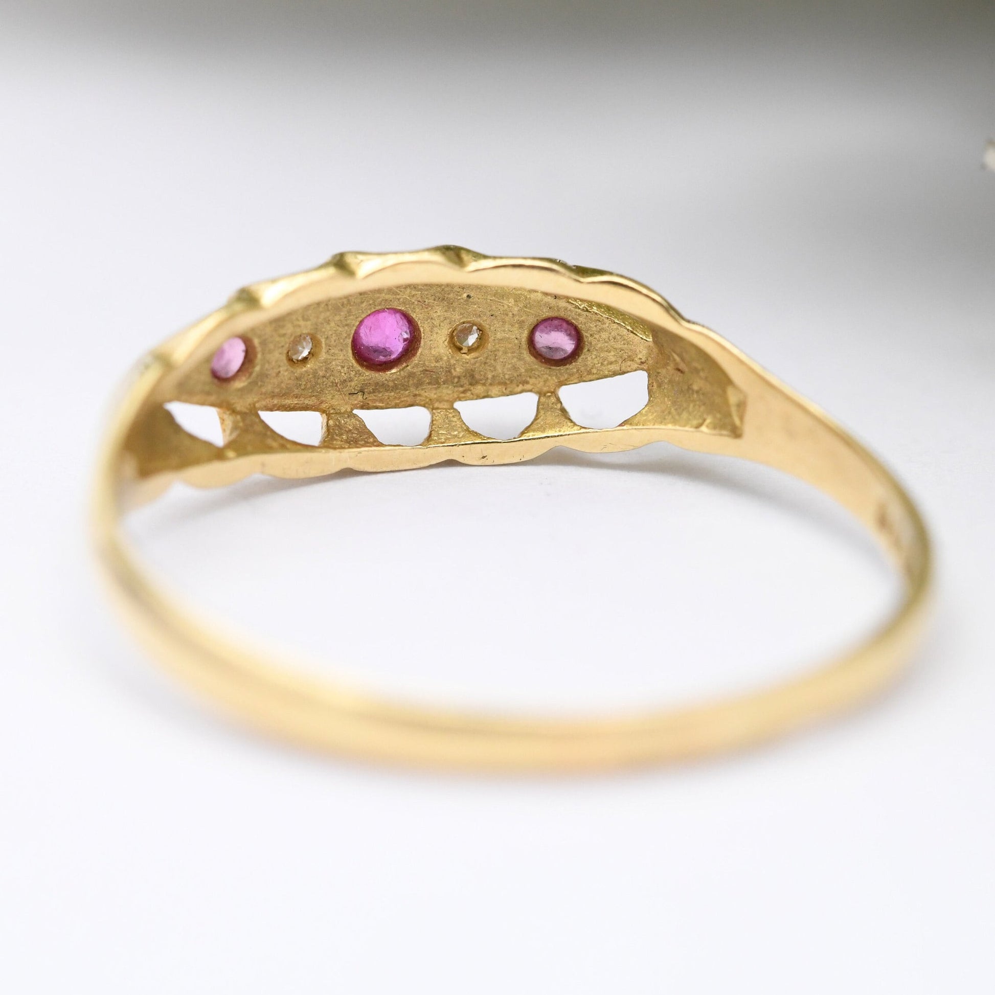 Vintage 18ct Gold Ruby and Diamond Boat Ring 1980 - Pretty Five Stone Ring | Large Size UK Size - U | US Size - 10