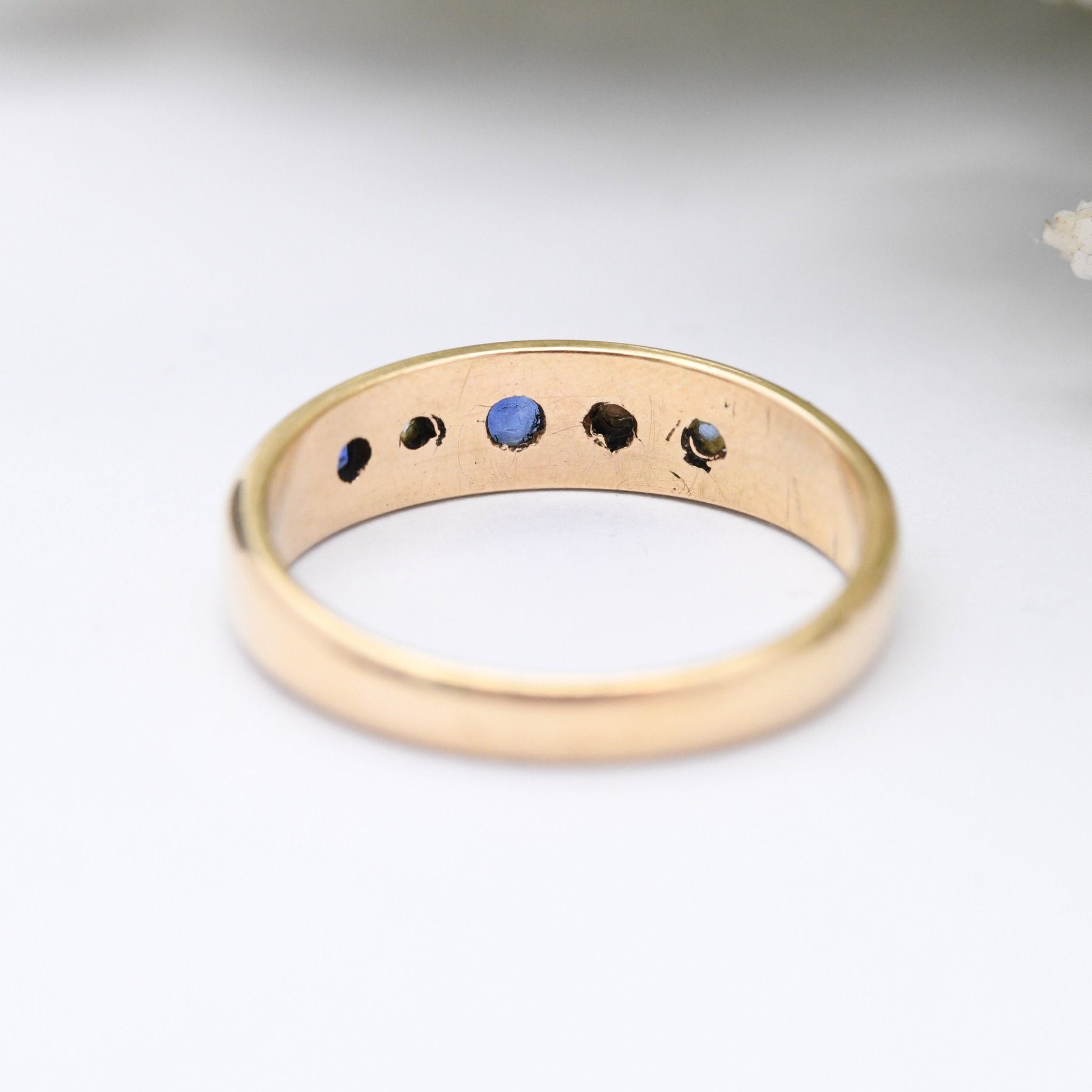 Vintage 9ct Gold Sapphire and Diamond Gypsy Ring Vintage 1976 - Five Stone Blue and White Ring | UK Size - O 1/2 | US Size - 7 1/2