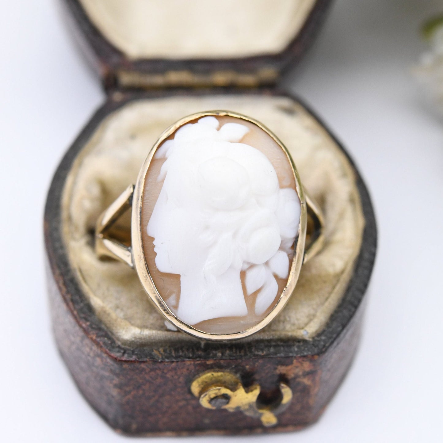 Antique 9ct Gold Cameo Ring - Large Cameo Face | Ancient Classical Figure | Protruding Raised Cameo | UK Size - P | US Size - 7 1/2