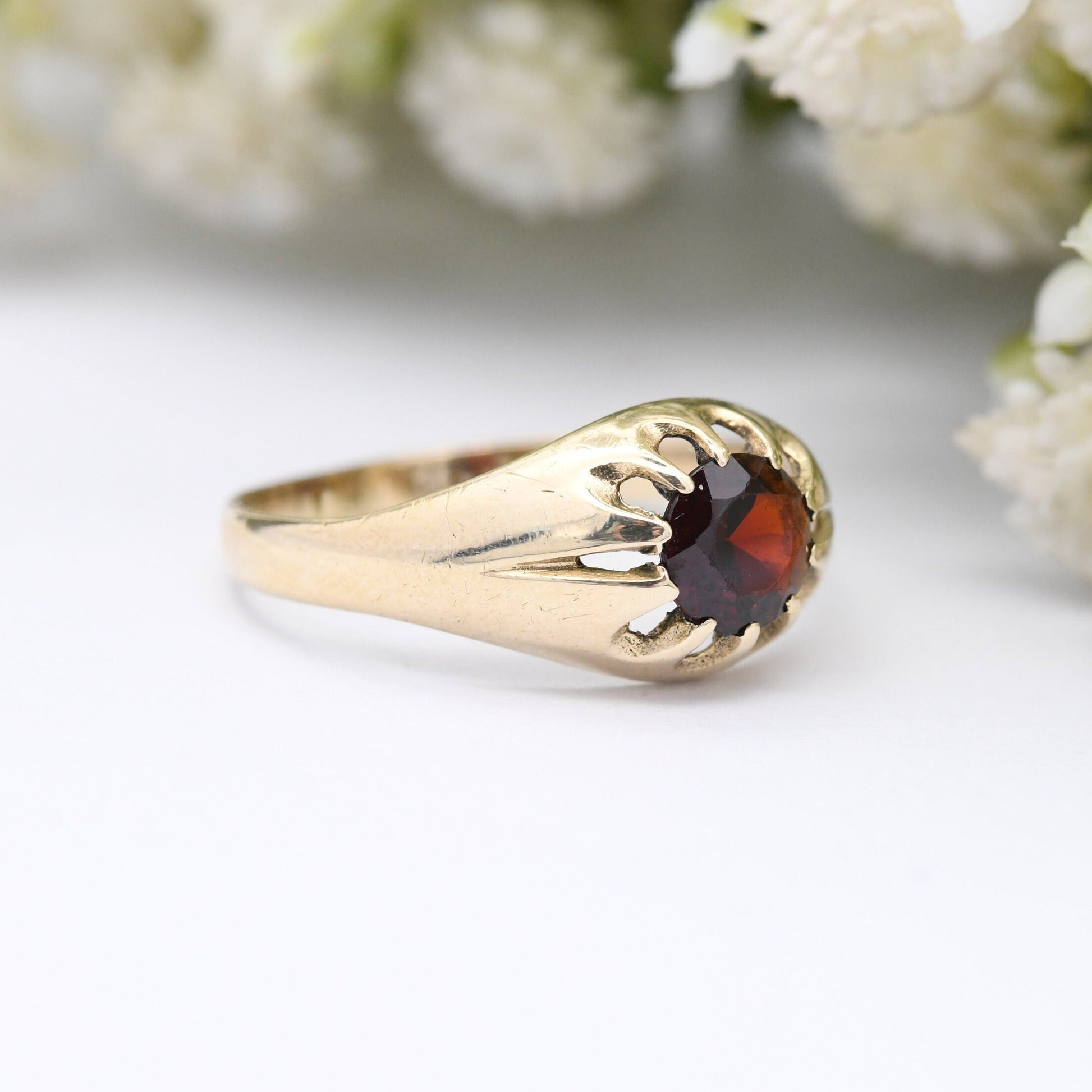 Vintage 9ct Gold Garnet Solitaire Ring - Statement Unisex Gold Jewellery | UK Size - Q 1/2 | US Size - 8 1/4