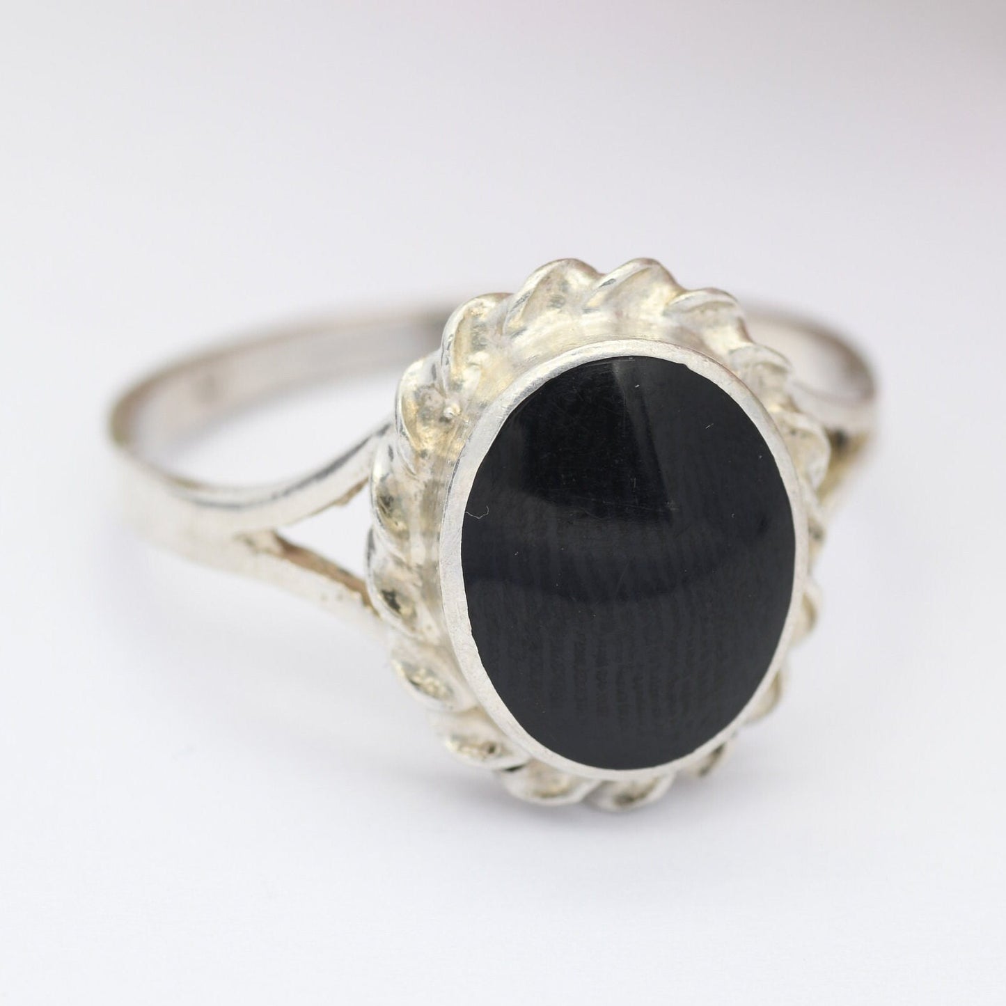 Vintage Sterling Silver Onyx Statement Ring - Pretty Ornate Bezel | UK Size - P 1/2 | US Size - 7 3/4