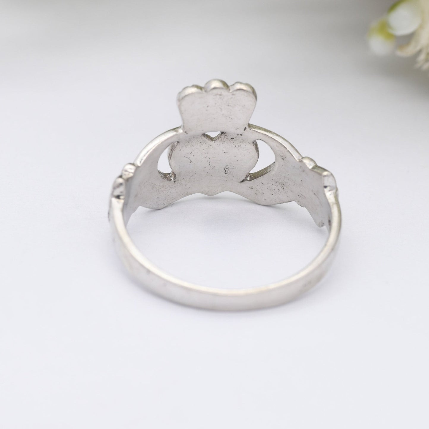 Vintage Sterling Silver Claddagh Ring - Irish Hands Holding Heart Ring | UK Size - S 1/2 | US - 9 3/4