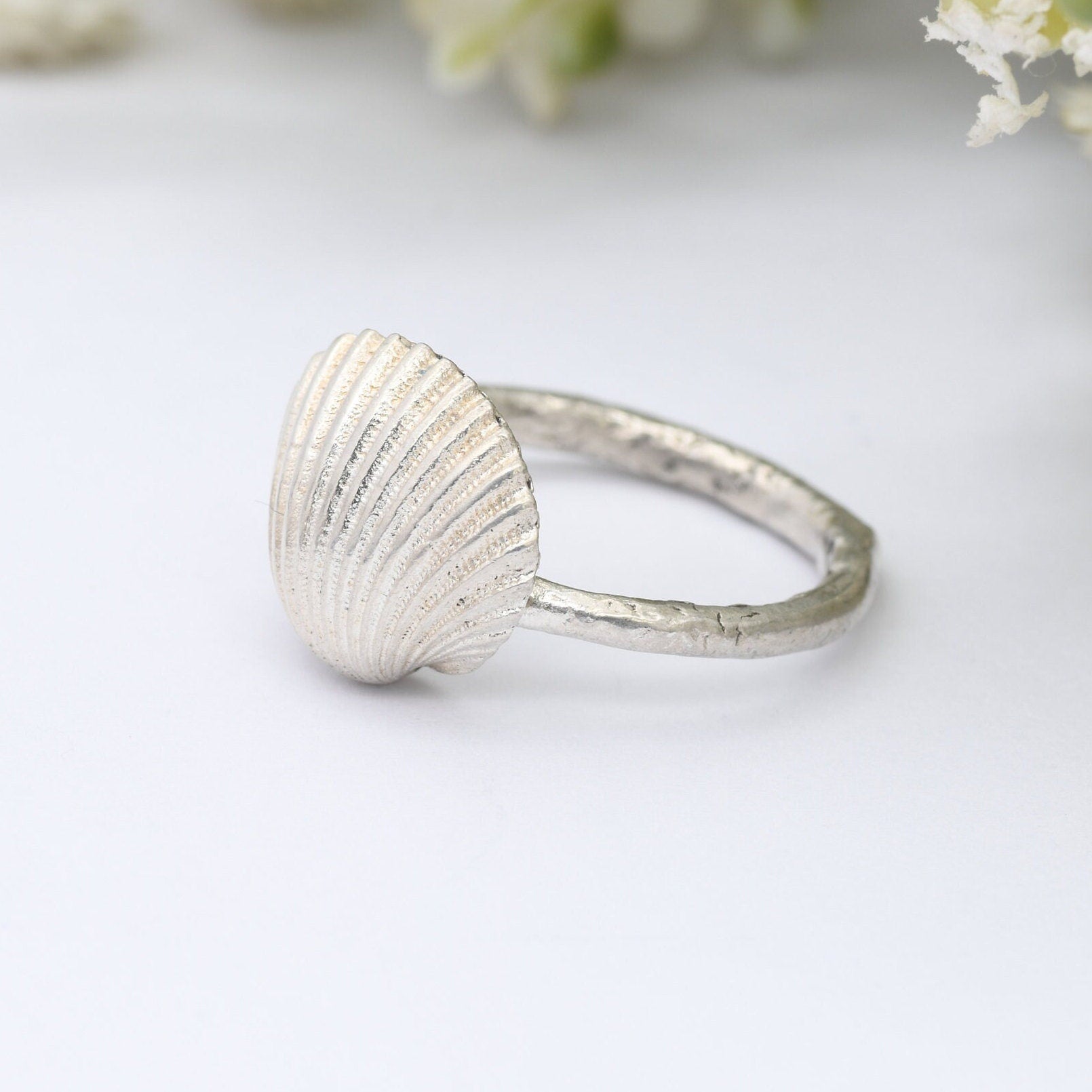 Vintage Sterling Silver Clam Shell Ring with Hand Formed Band - Seashell Jewellery | UK Size - L | US Size - 5 3/4