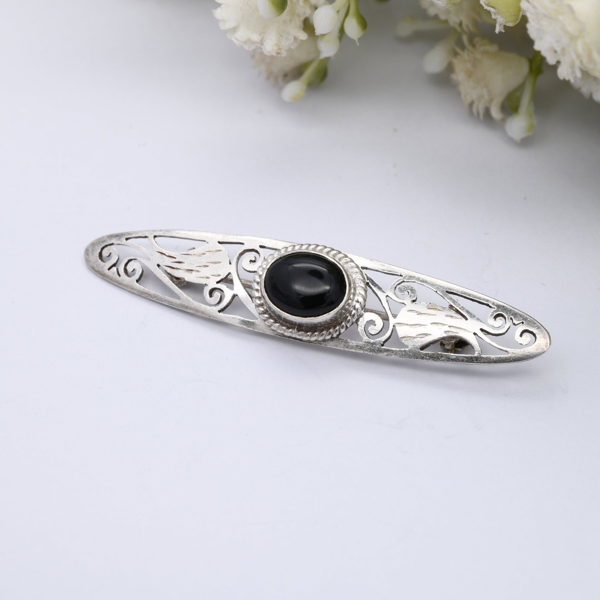 Vintage Sterling Silver Onyx Bar Brooch - Openwork Leaf Design | Oval Cabochon Black Stone