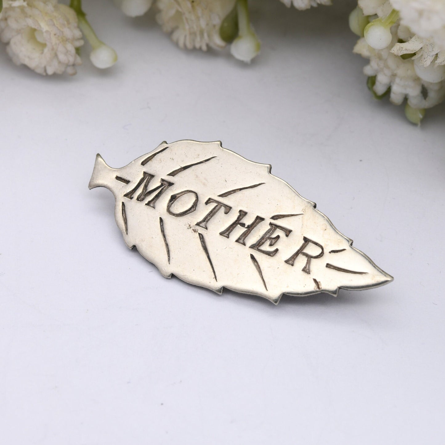 Antique Mother Leaf Brooch - Sentimental Mum Jewellery | Silver Tone