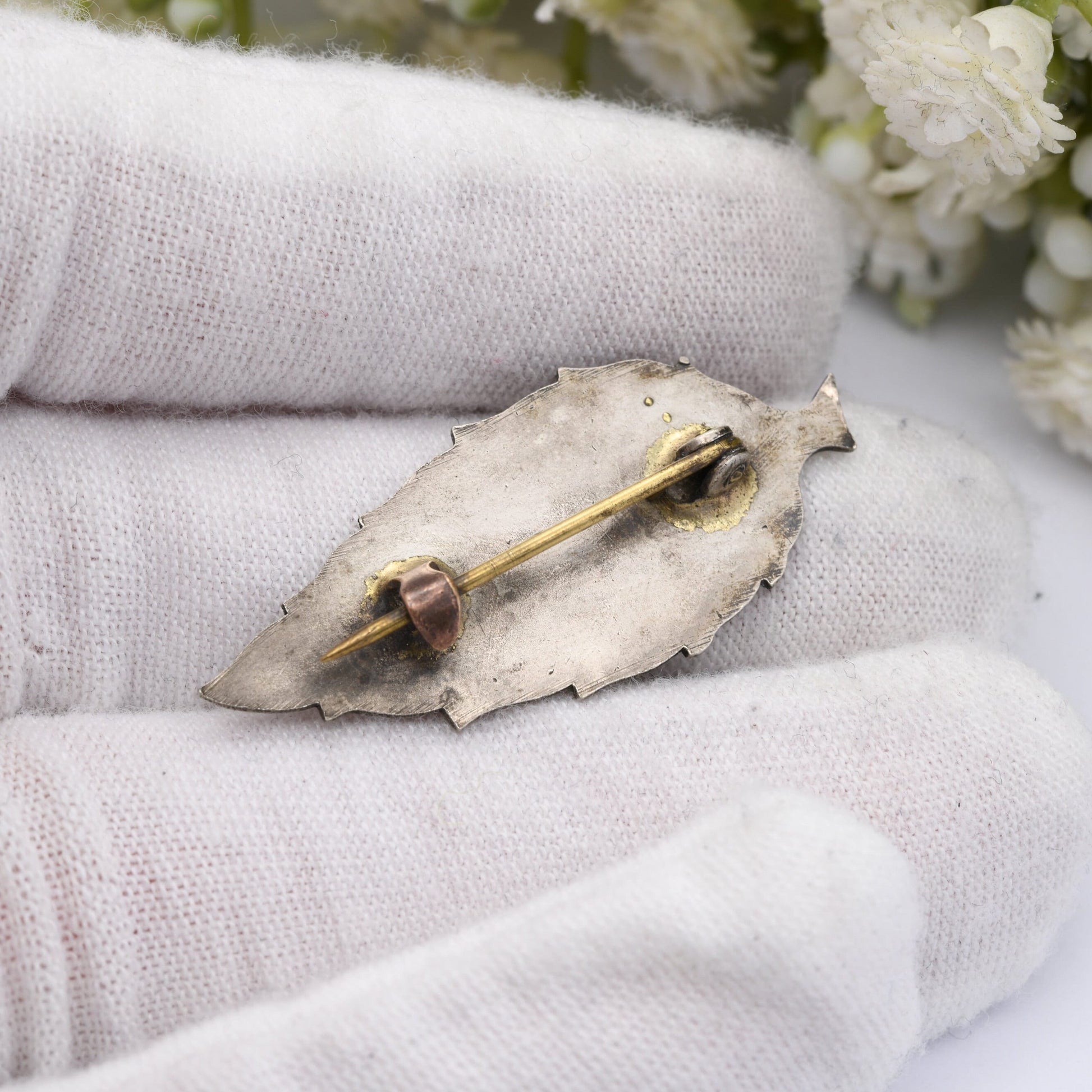 Antique Mother Leaf Brooch - Sentimental Mum Jewellery | Silver Tone