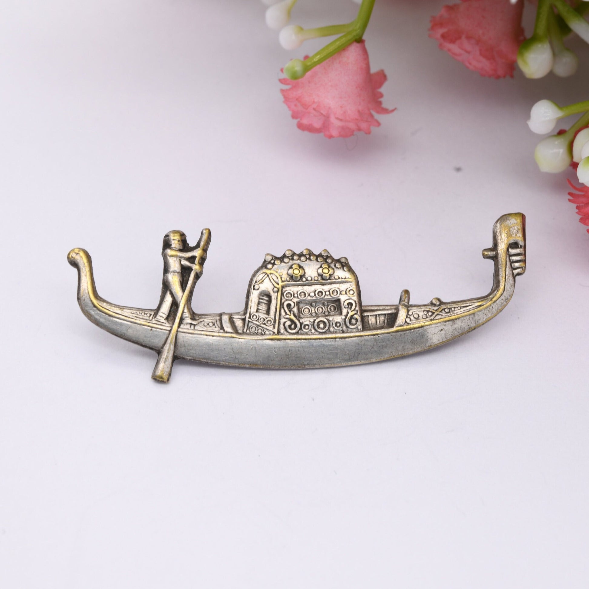 Vintage Gondola Brooch - Embossed Venice Souvenir | Gondolier | Gift for Travel Lover | Bar Brooch