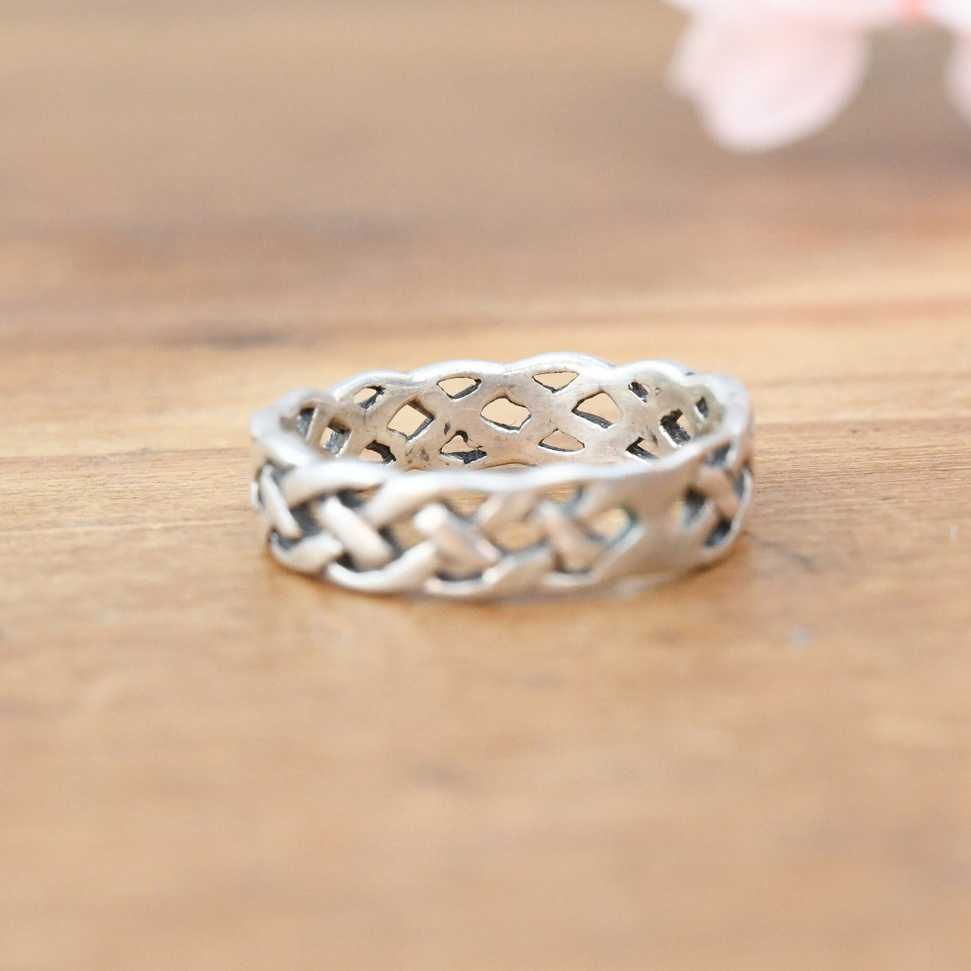 Vintage Sterling Silver Celtic Knot Ring - Openwork Woven Knotted Band | Unisex Minimalist Jewellery | UK Size - L | US Size - 5 3/4