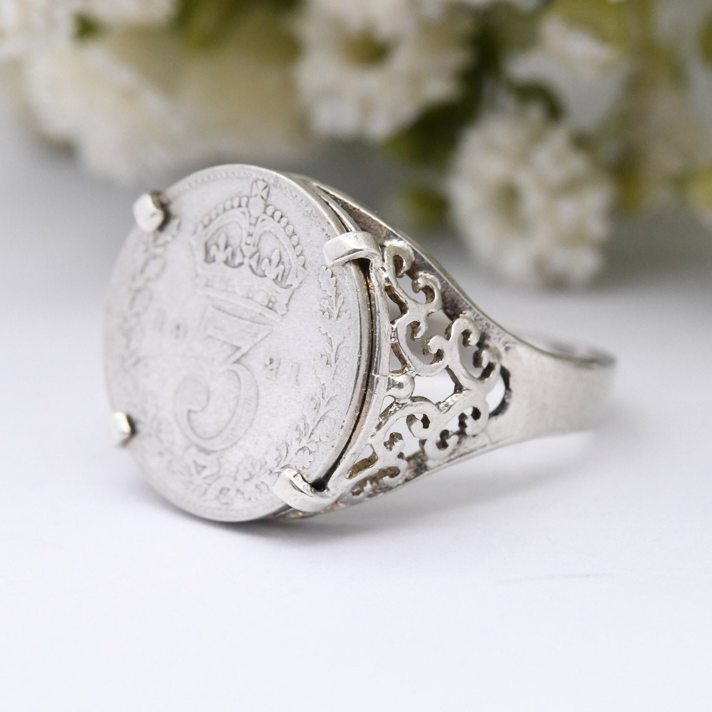 Antique Silver George V Threepence Coin 1921 Signet Ring 1972 Mid-Century - British Royal Family Jewellery | UK Size - S | US Size - 9