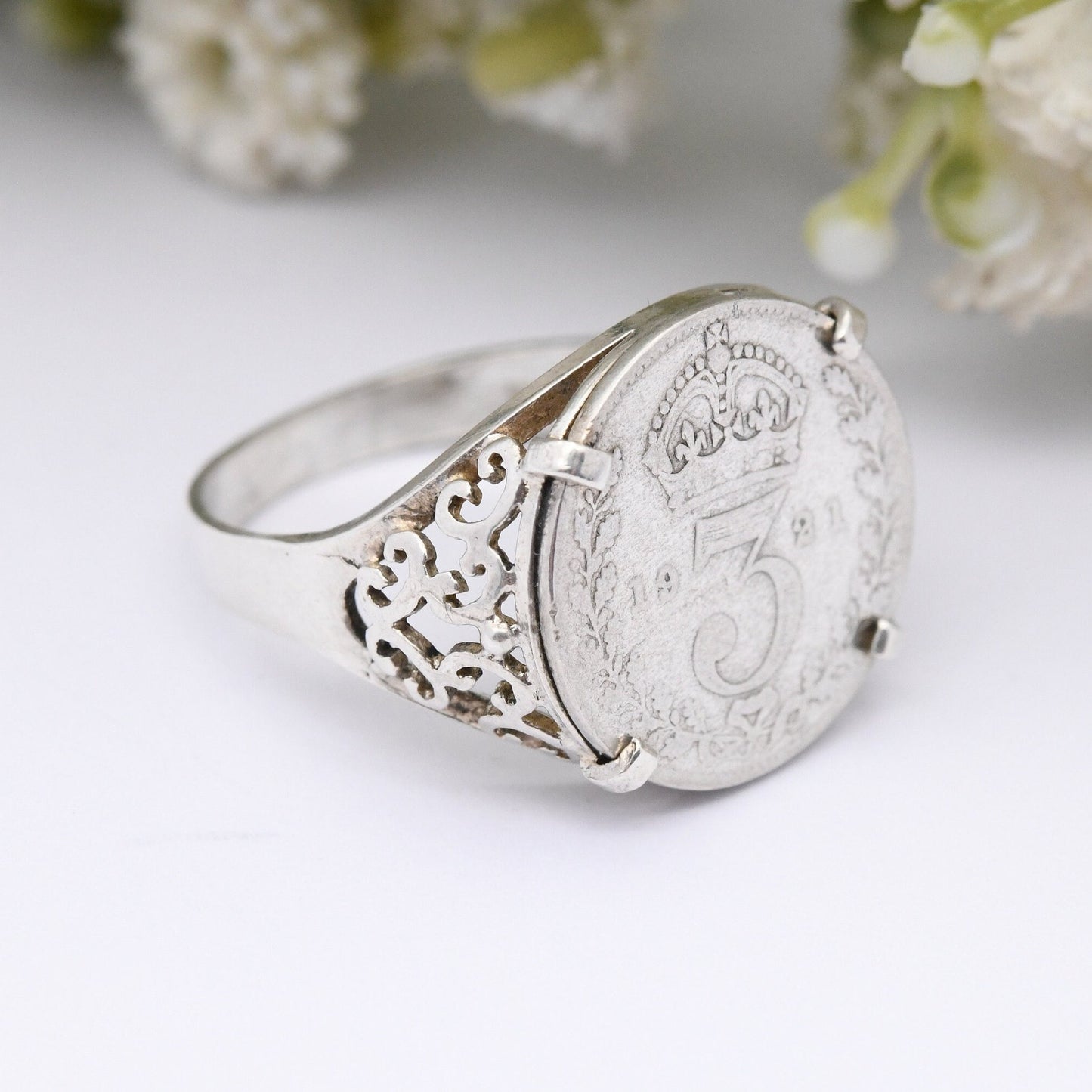 Antique Silver George V Threepence Coin 1921 Signet Ring 1972 Mid-Century - British Royal Family Jewellery | UK Size - S | US Size - 9