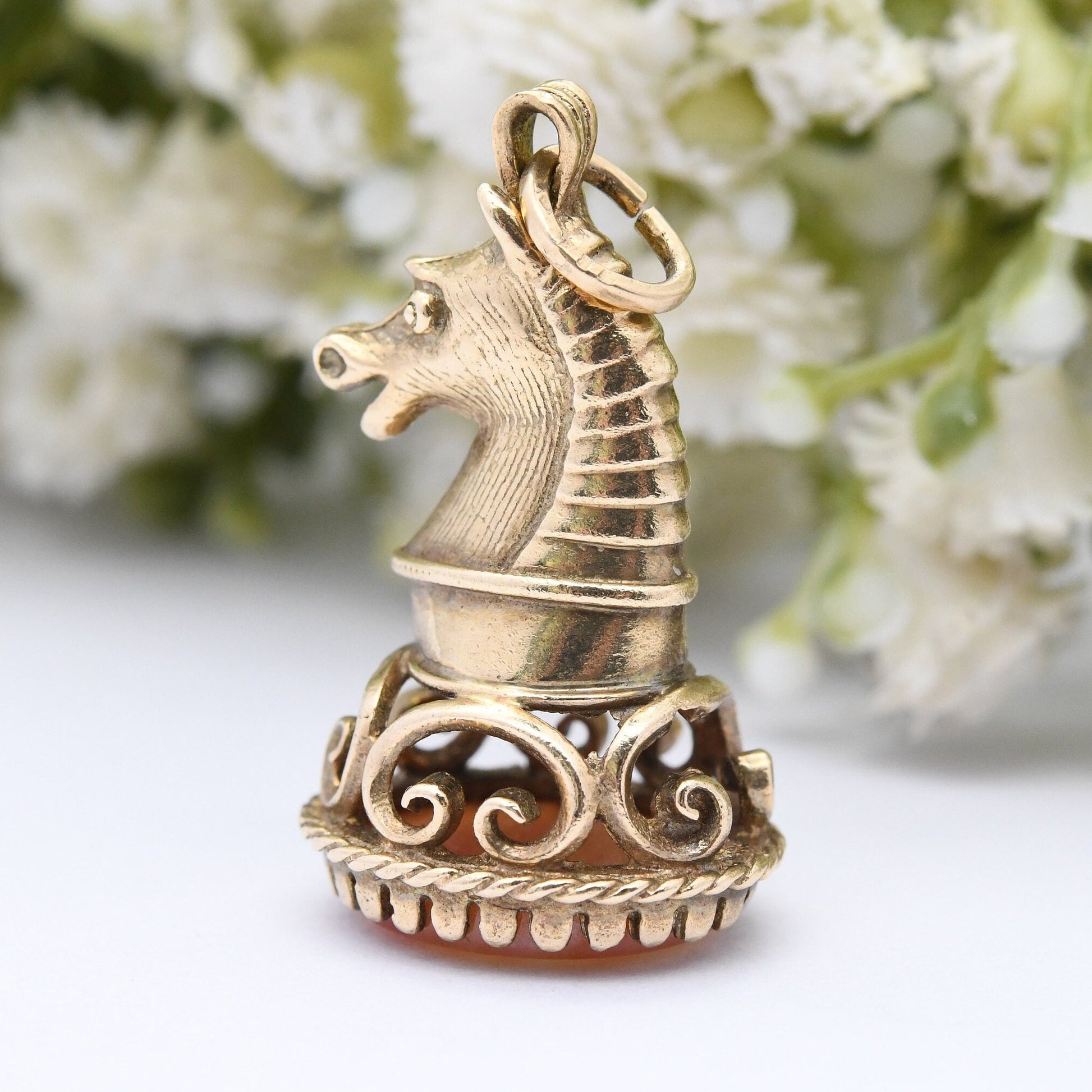 Vintage 9ct Gold Horse Fob with Carnelian 1969 - Gemstone Watch Fob Pendant | Antique Style | Banded Agate Seal | Chess Knight