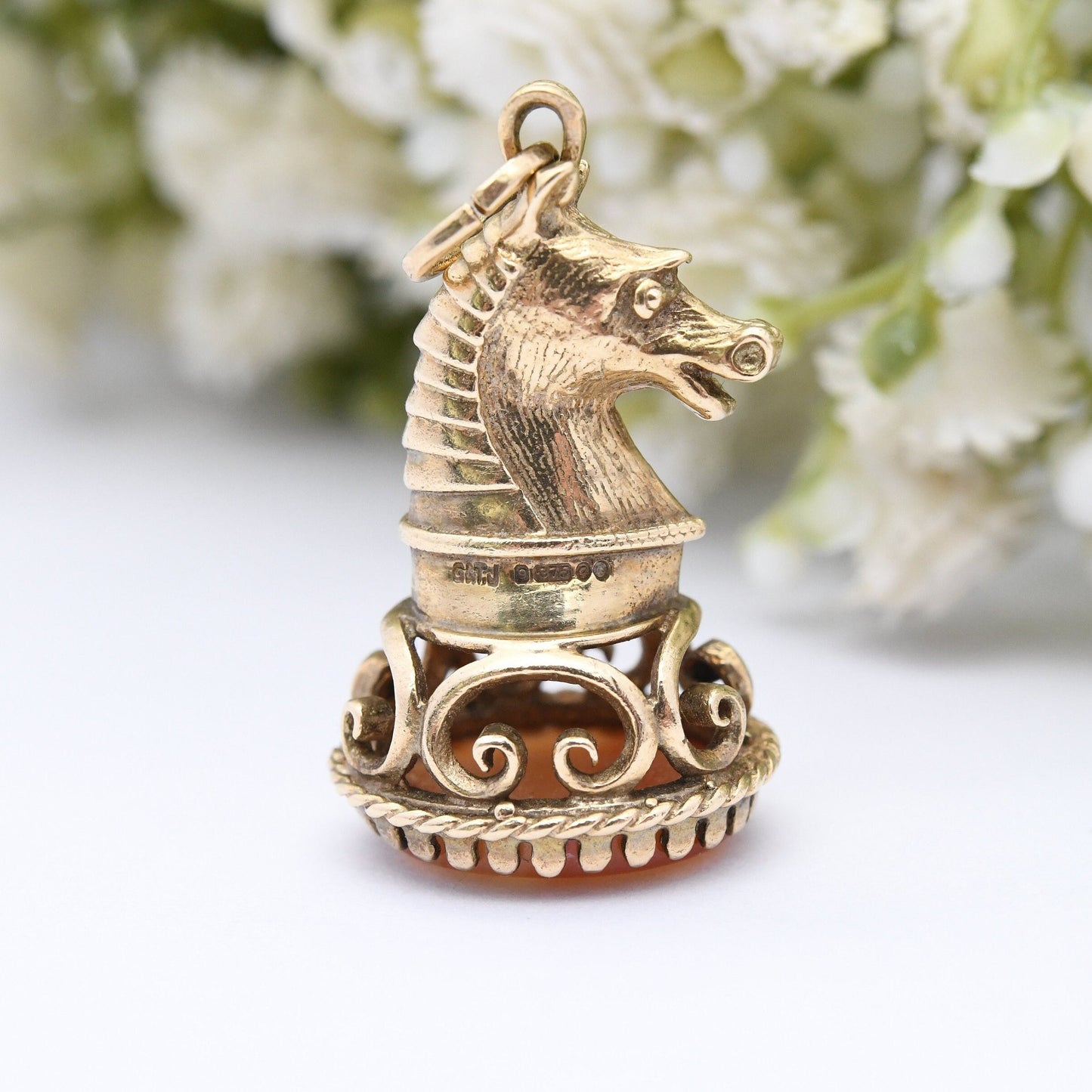 Vintage 9ct Gold Horse Fob with Carnelian 1969 - Gemstone Watch Fob Pendant | Antique Style | Banded Agate Seal | Chess Knight