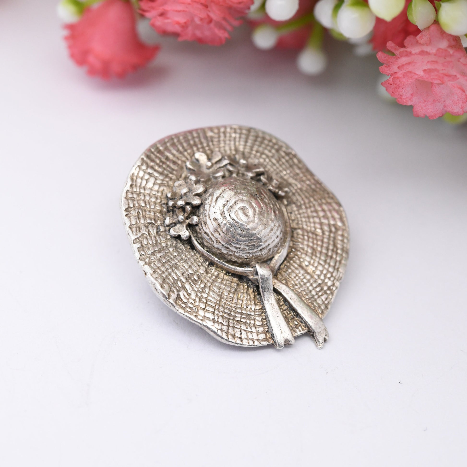 Vintage MASJ Pewter Hat Brooch 1985 - Kitsch Old Style Lady's Summer Hat | Silver Tone | Maureen Ann Story-Jones