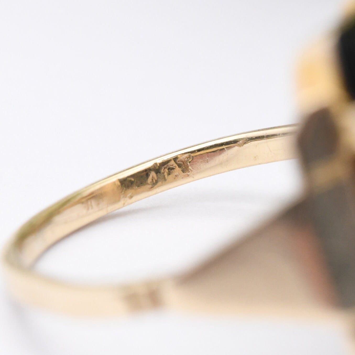 Vintage 9ct Gold Onyx Monogram Ring Letter C - Gold and Black Signet Ring | UK Size - L | US Size - 5 3/4