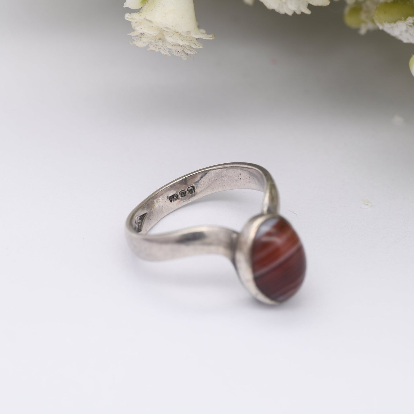 Vintage Sterling Silver Banded Agate Ring 1975 - Mid-Century Modernist Ring | V Shaped Wishbone | UK Size - J 1/2 | US Size - 5