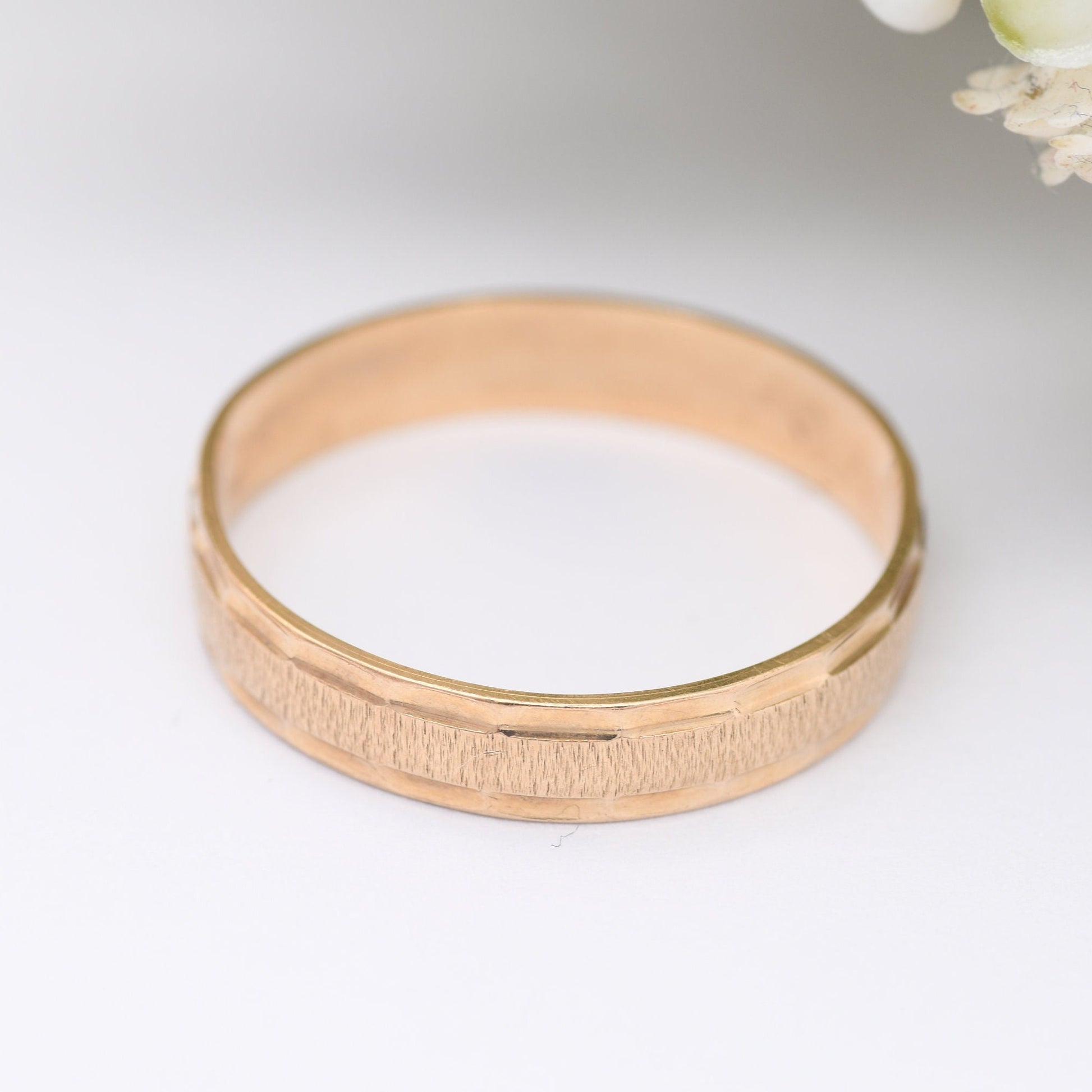 Vintage 9ct Gold Band Ring 1994 - Minimalist Mid-Century Textured Effect | Pretty Wedding Band | UK Size - P | US Size - 7 1/2