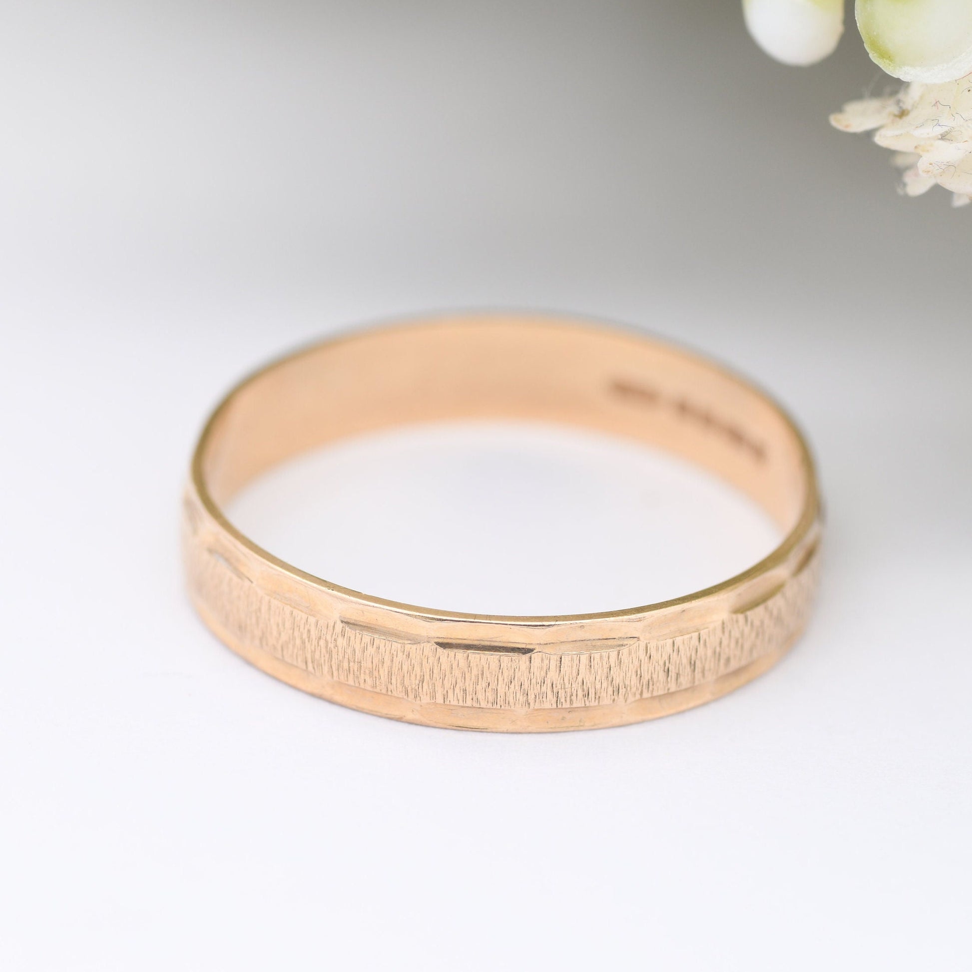 Vintage 9ct Gold Band Ring 1994 - Minimalist Mid-Century Textured Effect | Pretty Wedding Band | UK Size - P | US Size - 7 1/2