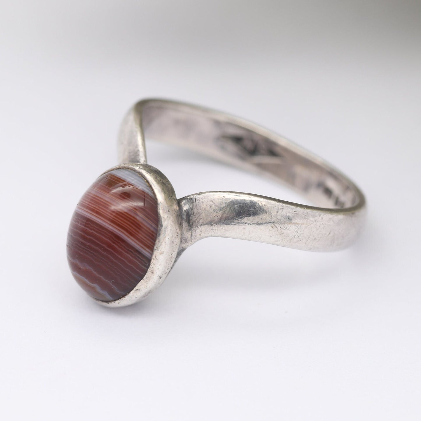 Vintage Sterling Silver Banded Agate Ring 1975 - Mid-Century Modernist Ring | V Shaped Wishbone | UK Size - J 1/2 | US Size - 5