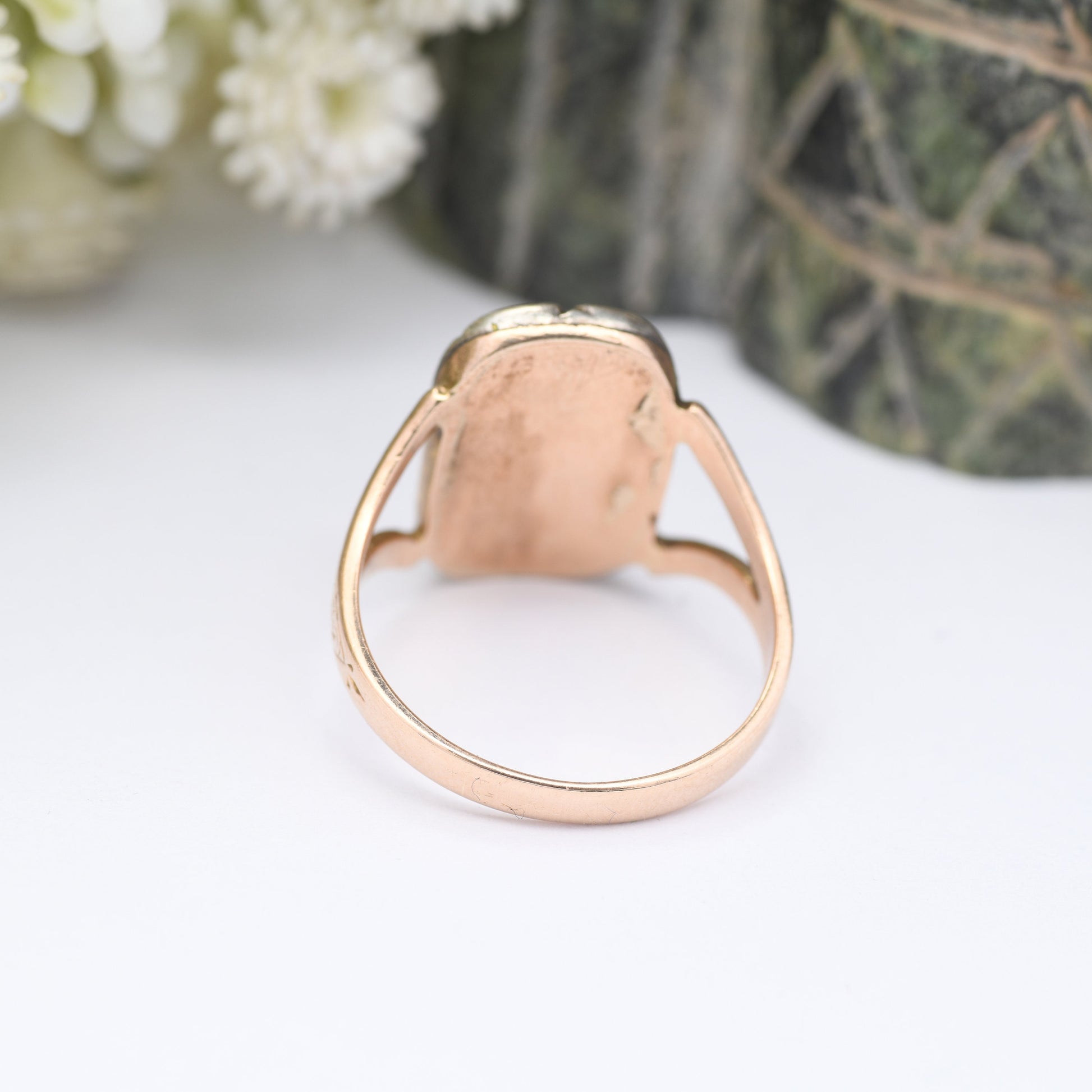 Antique Georgian 9ct Gold Mourning Ring - Engraved Detail | Rose Gold | Glass Front | UK Size - P | US Size - 7 1/2