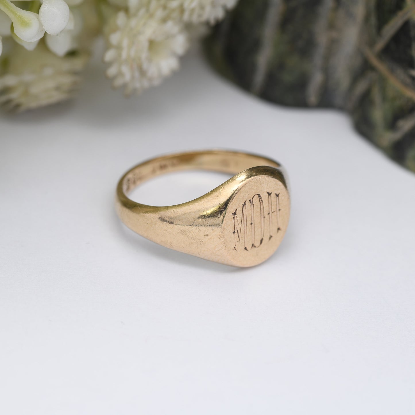 Vintage 9ct Gold Signet Ring - Mid-Century Initial Ring Engraved MDH | Men's Pinkie Ring | UK Size - K 1/2 | US Size - 5 1/2