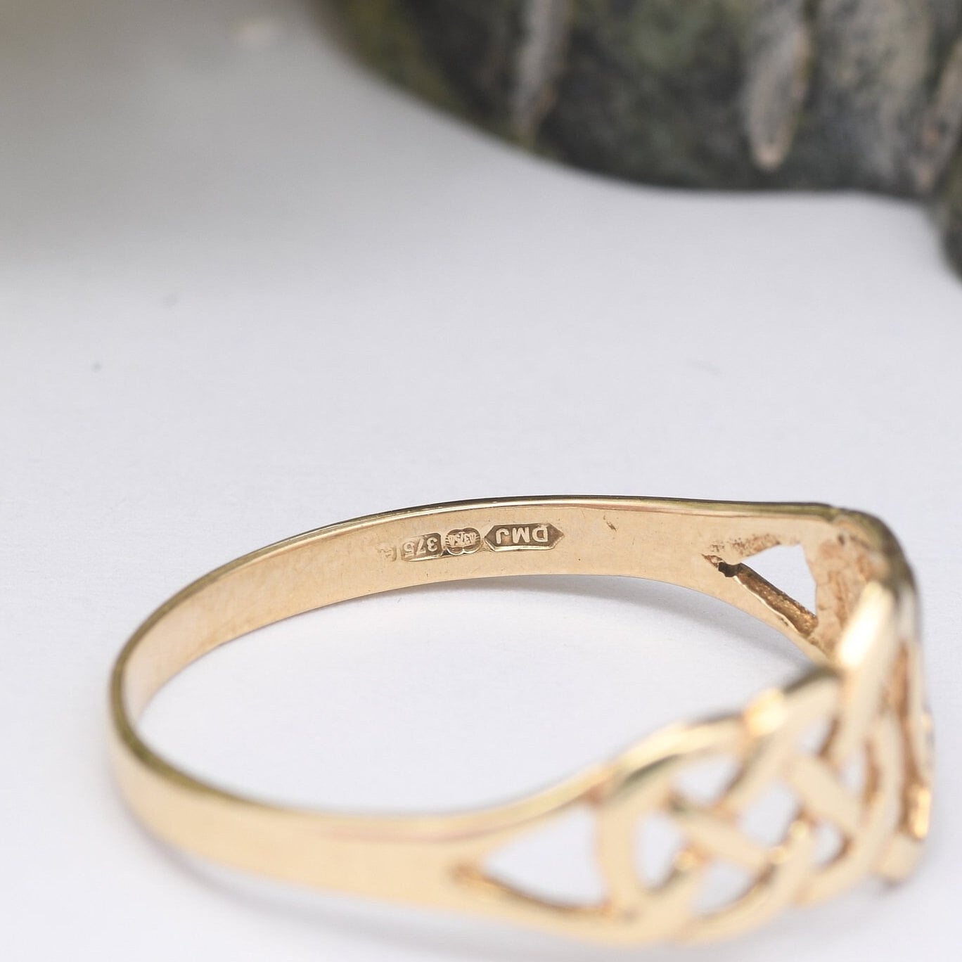 Vintage 9ct Gold Celtic Knot Ring - Woven Band | Rope Twist | Unisex Gold Everyday Jewellery | UK Size - O 1/2 | US Size - 7 1/2