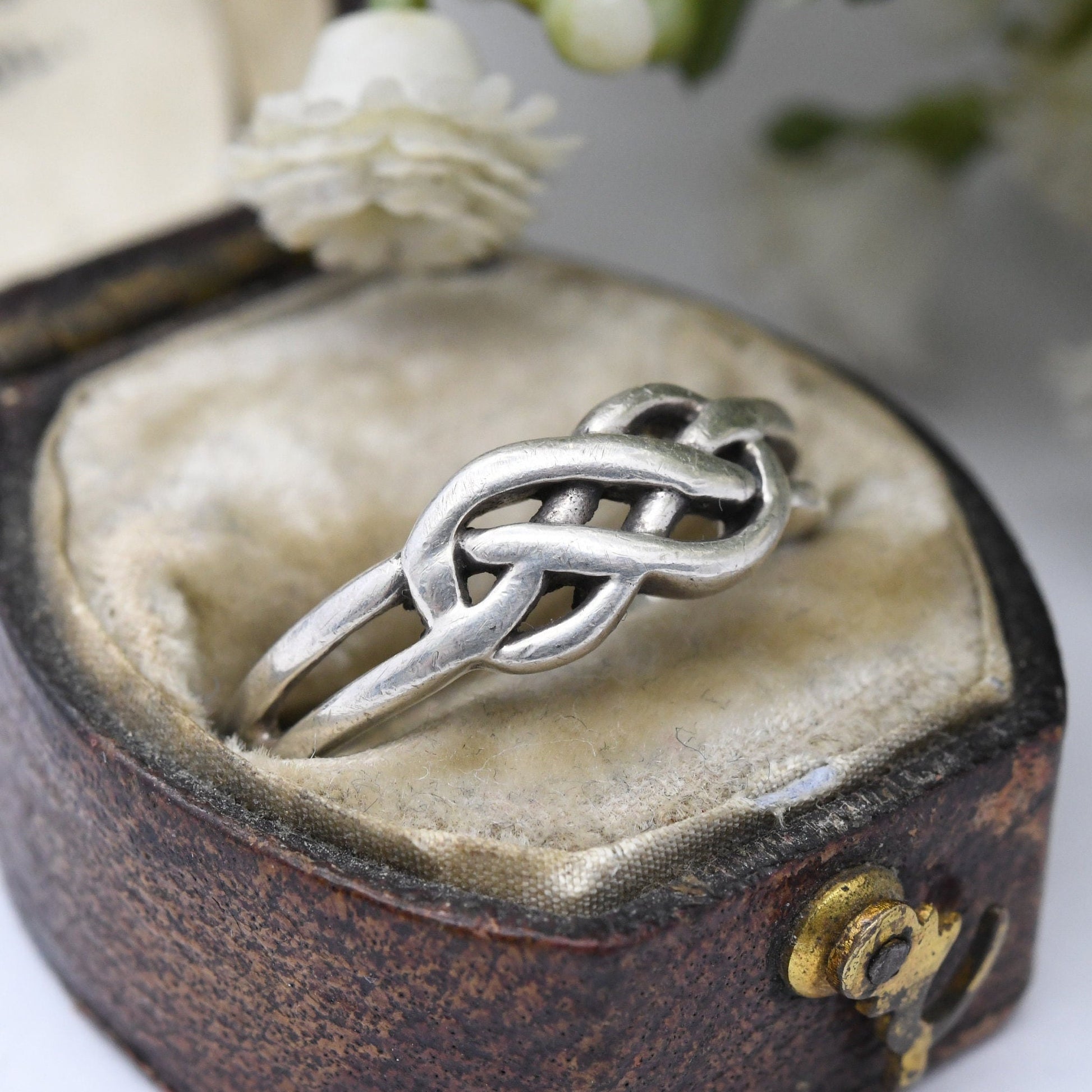 Vintage Sterling Silver Infinity Ring - Celtic Knot Minimalist Ring | Unisex Design | UK Size - L | US Size - 5 3/4