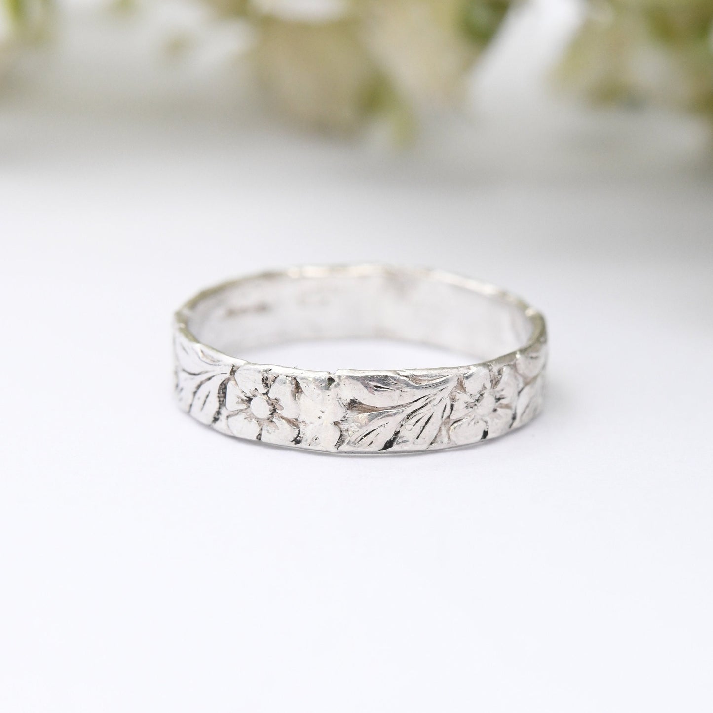 Vintage Silver Flower Band Ring - Floral Leaf Design | Unusual Unisex | UK Size - M 1/2 | US Size - 6 1/2