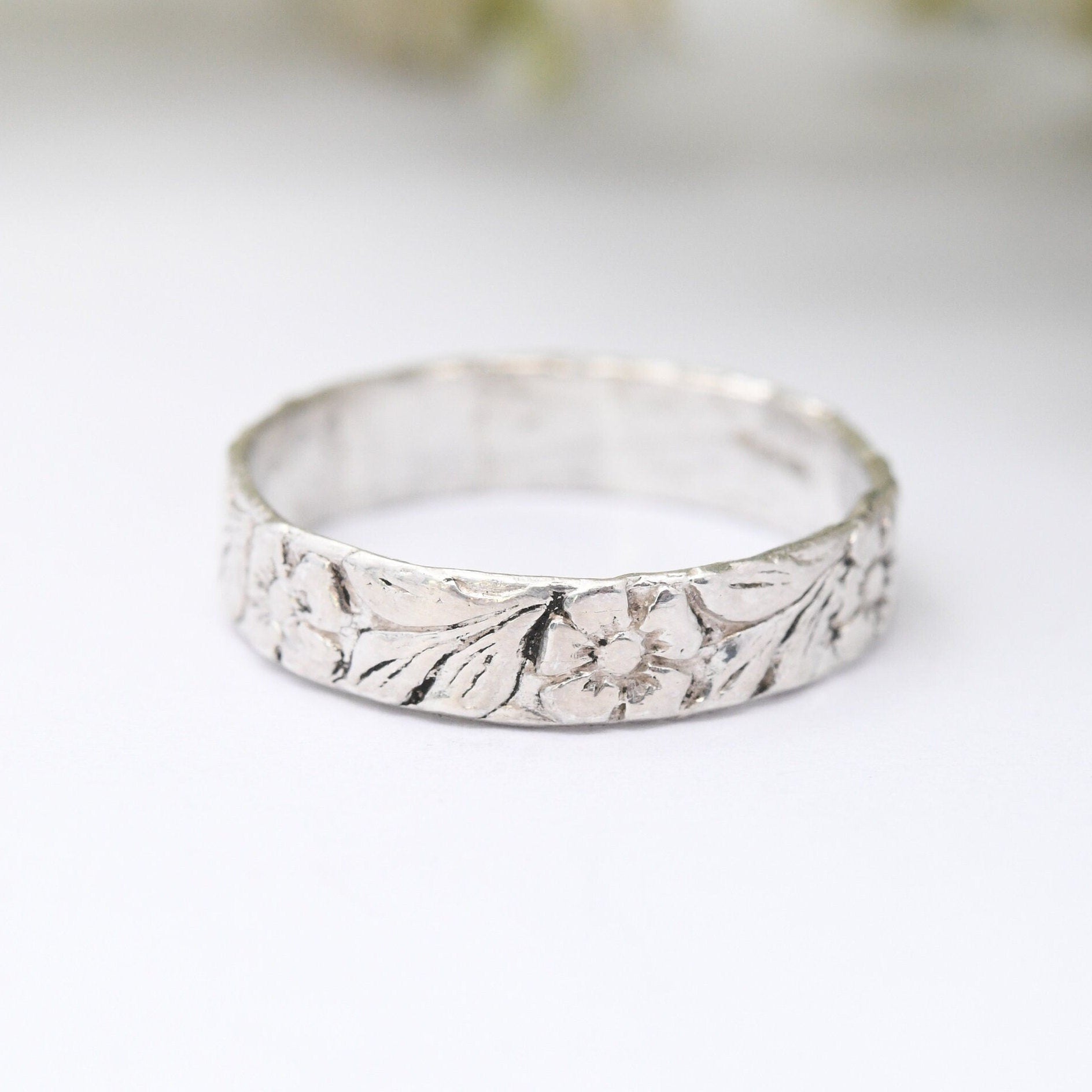 Vintage Silver Flower Band Ring - Floral Leaf Design | Unusual Unisex | UK Size - M 1/2 | US Size - 6 1/2