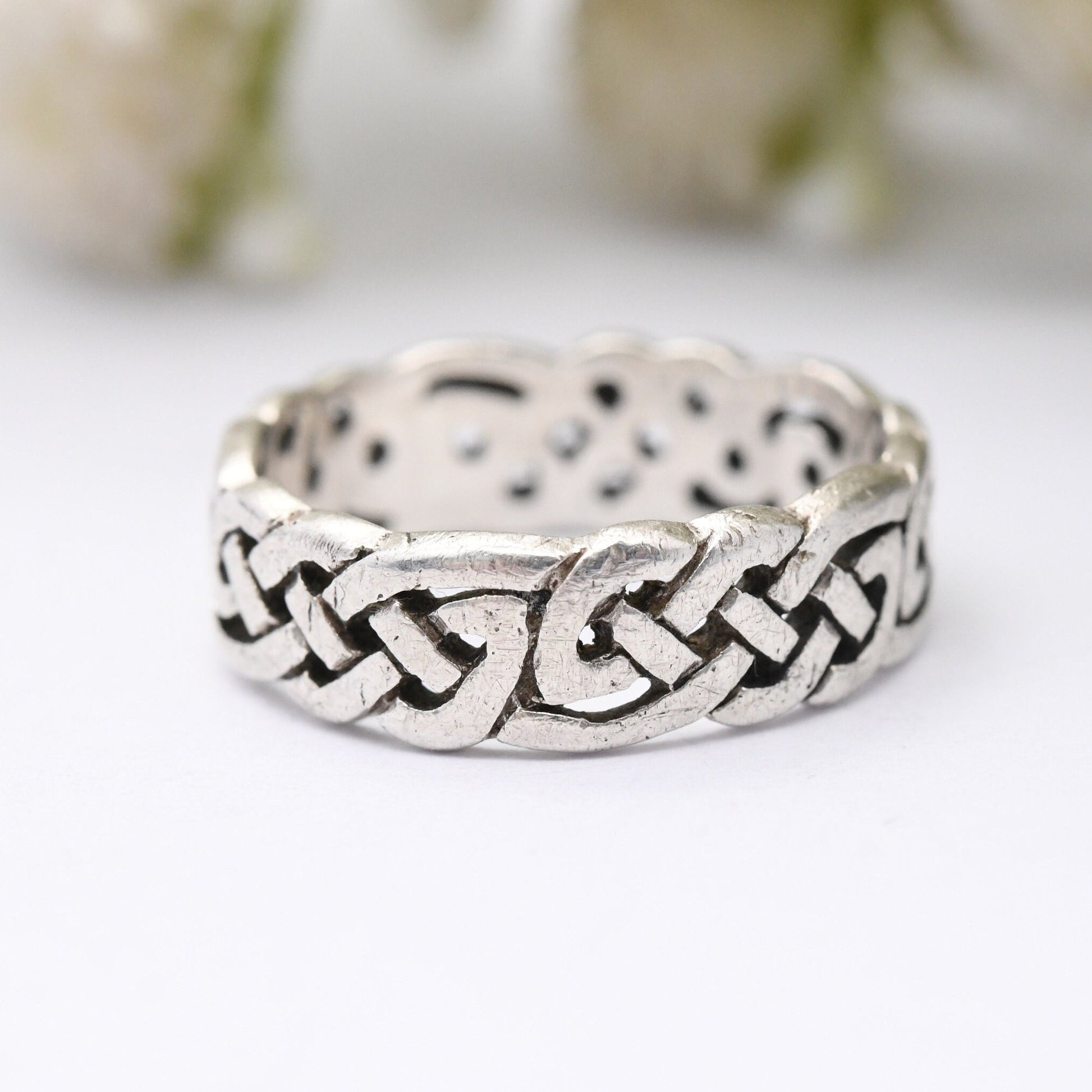 Vintage Sterling Silver Celtic Knot Ring - Openwork Woven Knotted Band | Unisex Minimalist Jewellery | UK Size - K | US Size - 5 1/4