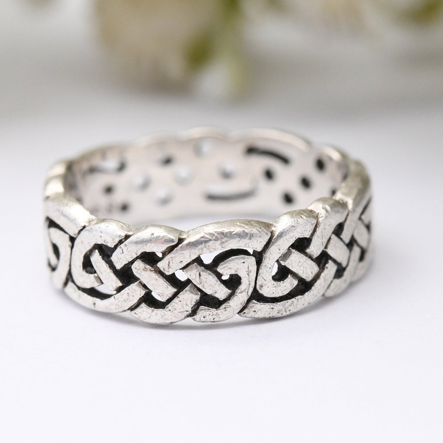 Vintage Sterling Silver Celtic Knot Ring - Openwork Woven Knotted Band | Unisex Minimalist Jewellery | UK Size - K | US Size - 5 1/4