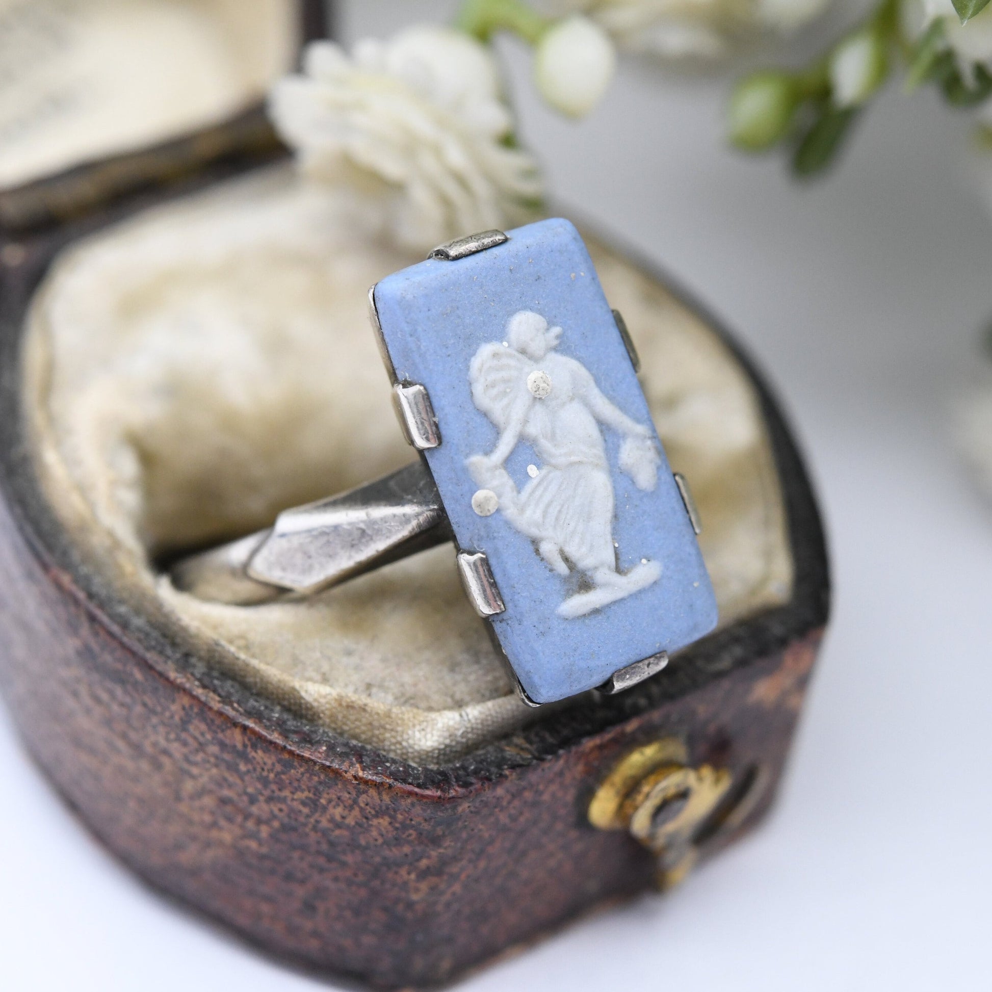 Vintage Wedgwood Sterling Silver Jasperware Cameo Ring - Classical Figure Holding Medusa Head | UK Size - M 1/2 | US Size - 6 1/2