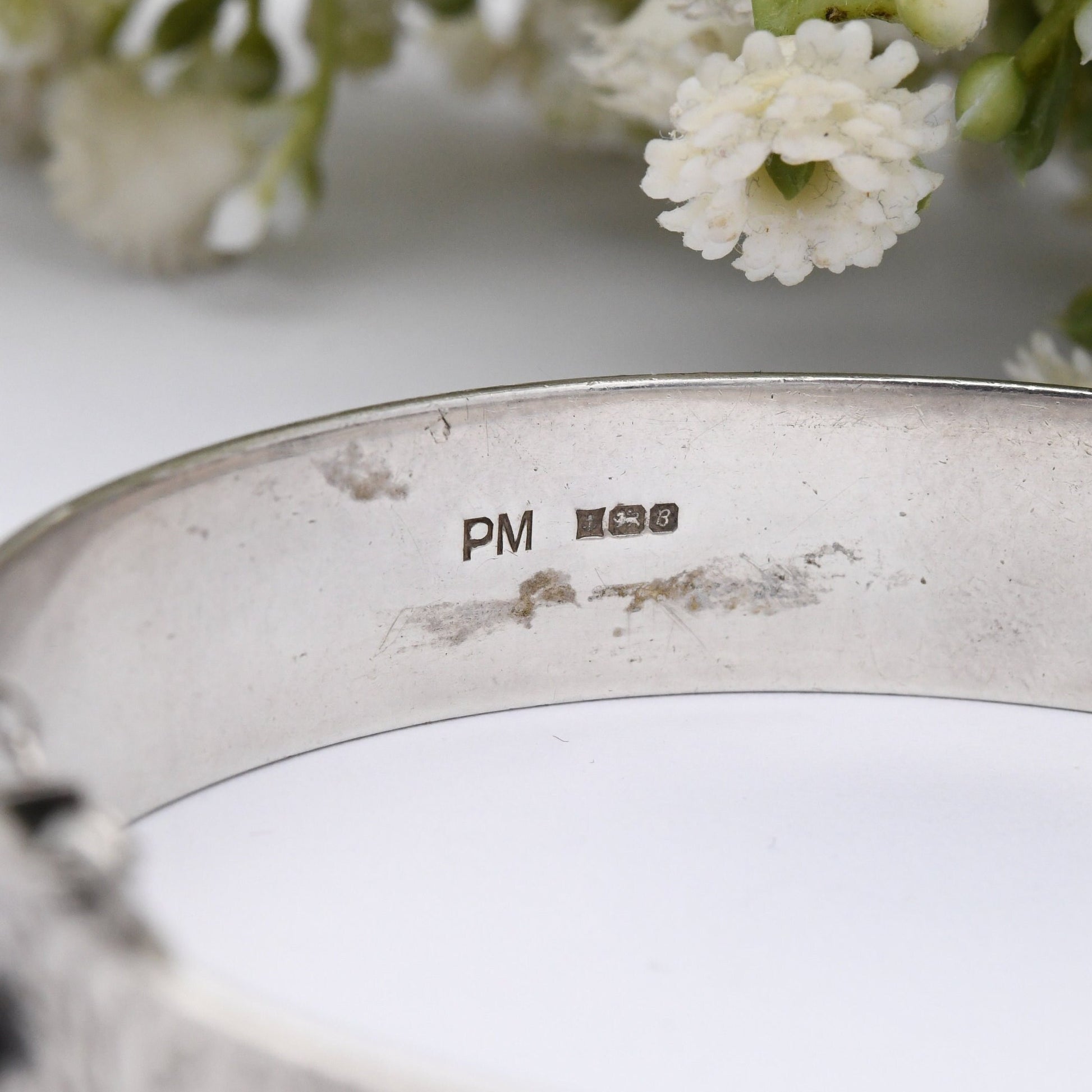 Vintage Sterling Silver Bangle Bracelet 1976 with Scrolling Design PM - Floral Chunky Silver Jewellery | with Safety Chain