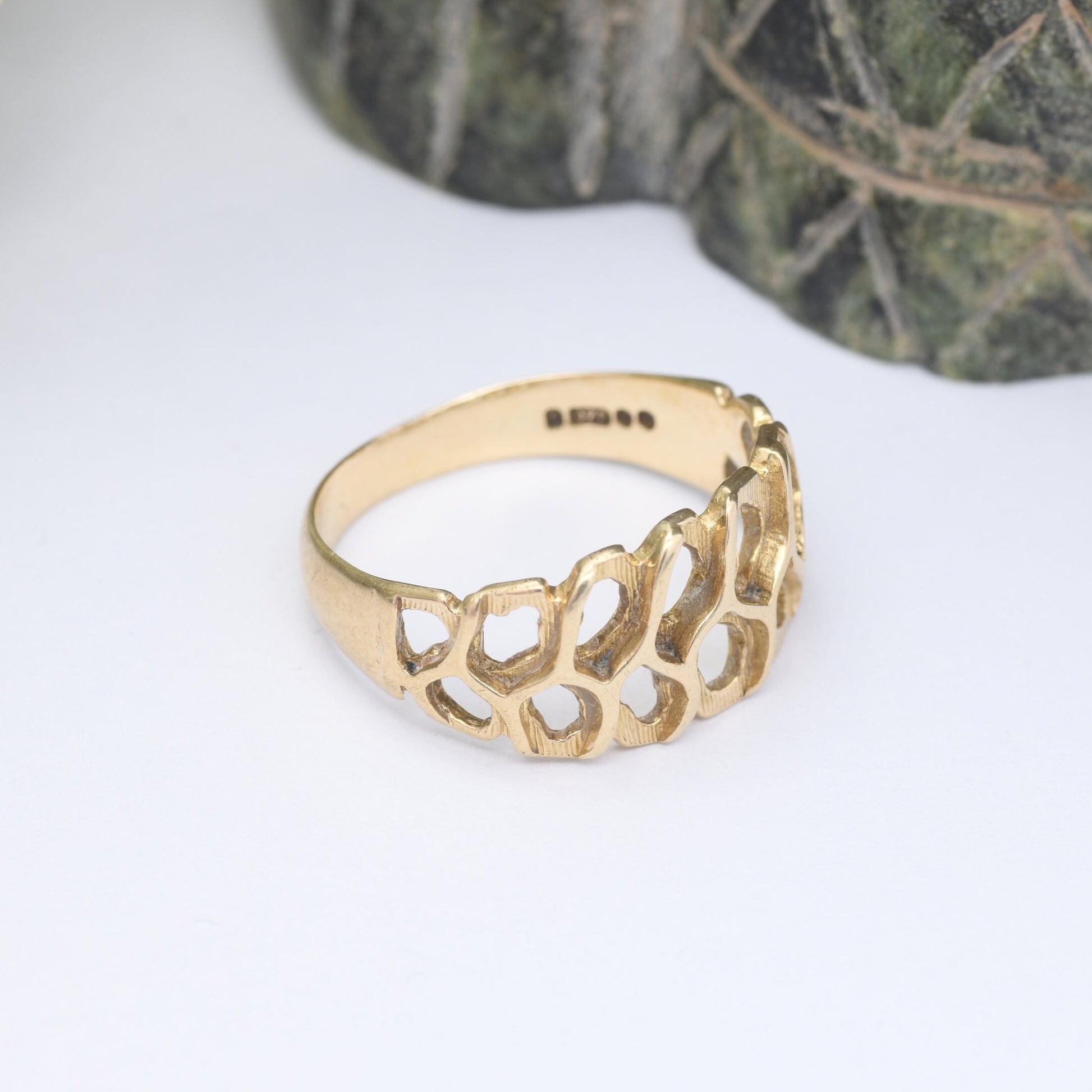 Vintage 9ct Gold Ring 1971 - Modernist Sculptural Brutalist Design | Openwork Space Age | Unisex Crater Ring | UK Size - O | US Size - 7 1/4