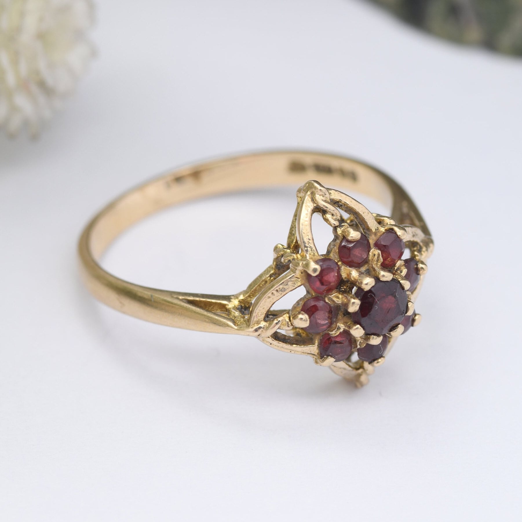 Vintage 9ct Gold Garnet Flower Ring 1979 - Mid-Century Victorian Revival | UK Size - O | US Size - 7 1/4