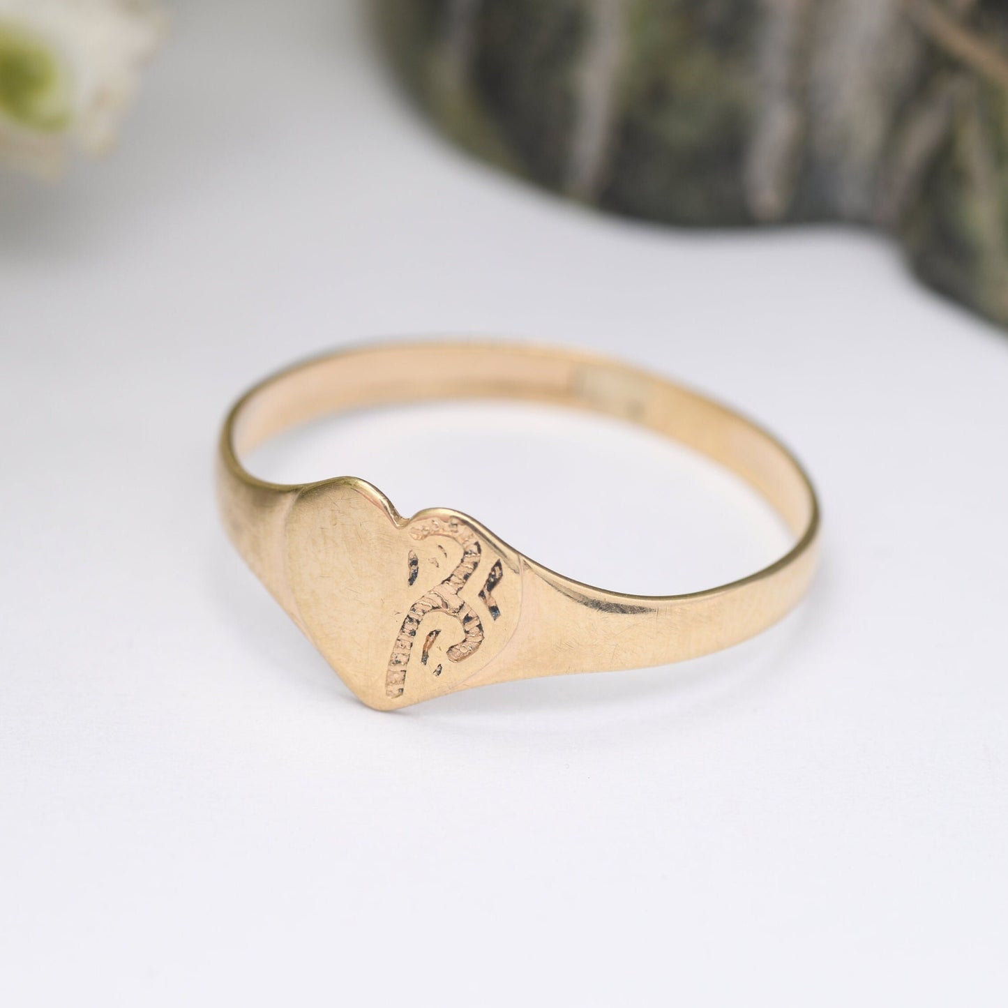 Antique 9ct Gold Heart Signet Ring - Victorian Edwardian Gold Jewellery | Gift for Girlfriend | UK Size - R | US Size - 8 1/2