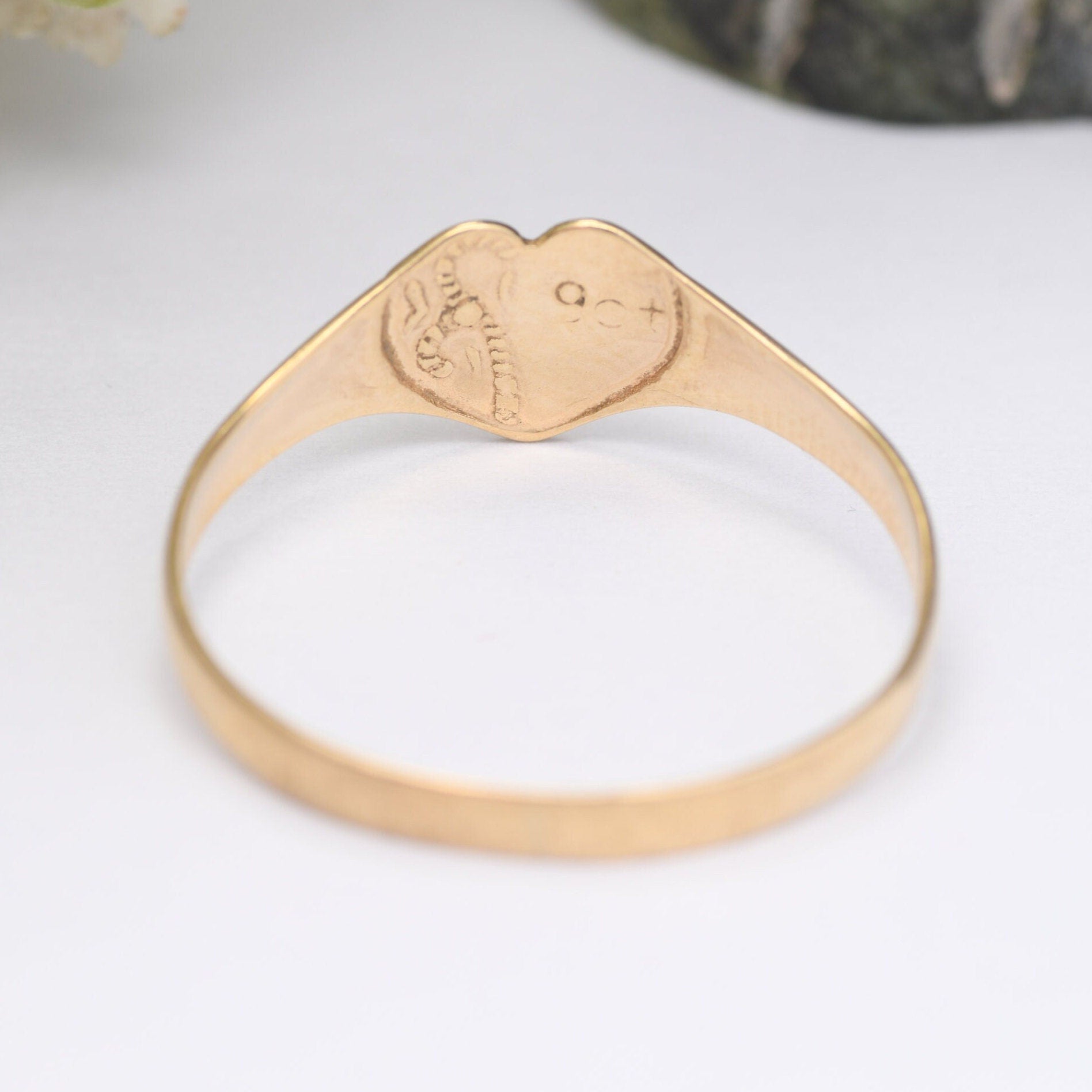 Antique 9ct Gold Heart Signet Ring - Victorian Edwardian Gold Jewellery | Gift for Girlfriend | UK Size - R | US Size - 8 1/2