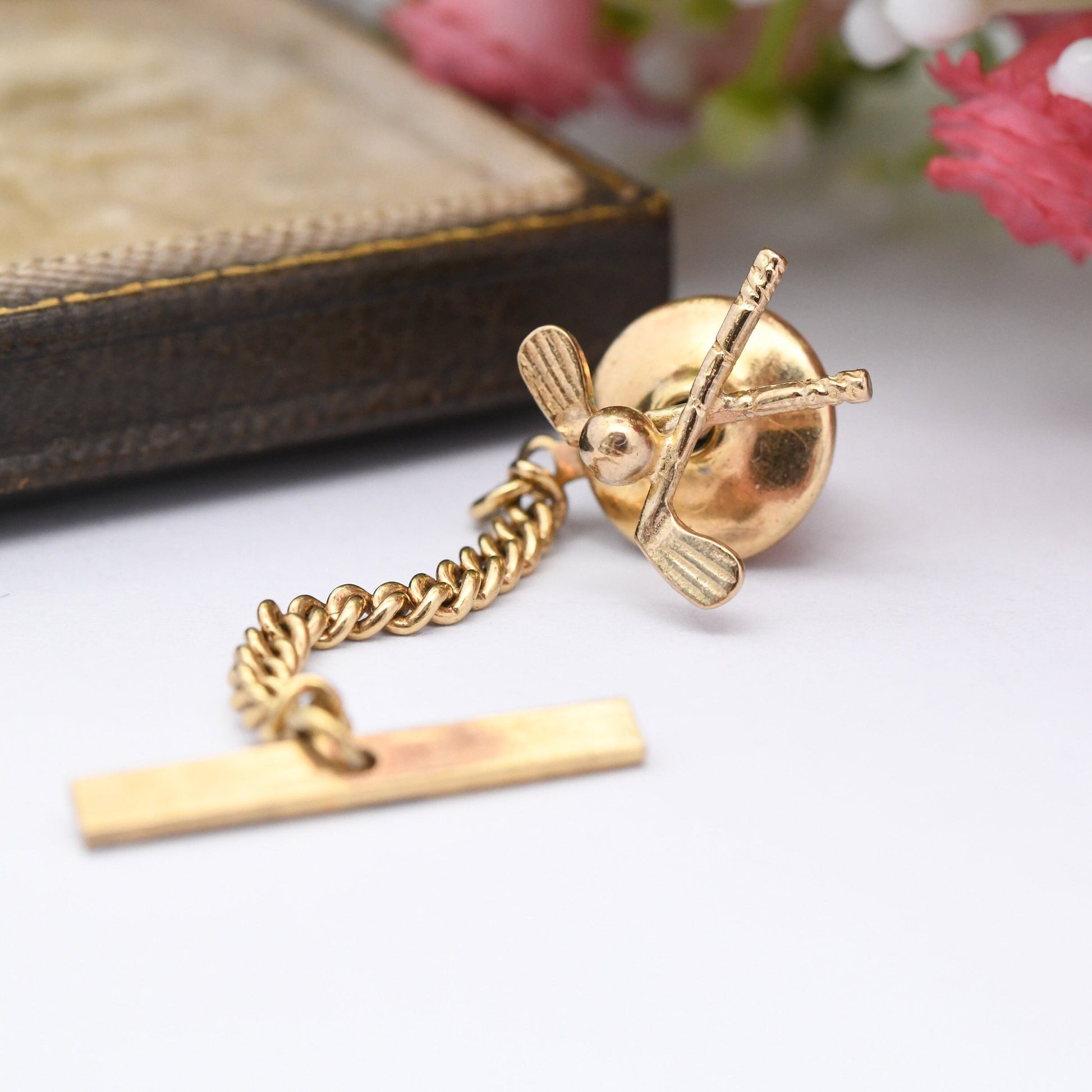 Vintage 9ct Gold Golf Tie Pin - Crossed Golf Clubs and Ball