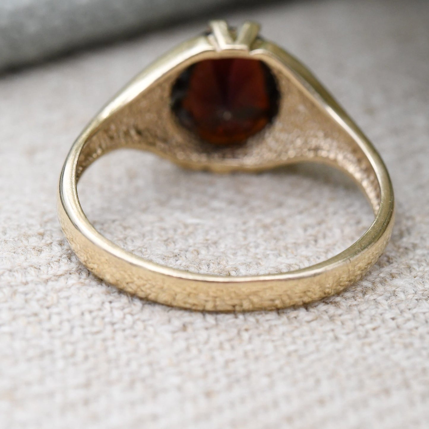 Vintage 9ct Gold Garnet Signet Ring - Statement Large Unisex Gold Jewellery | UK Size - T 1/2 | US Size - 9 3/4